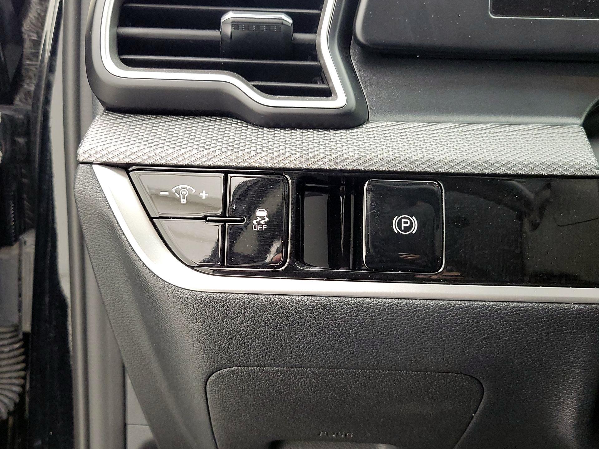 Thumbnail: 2025 Kia Sportage - 13