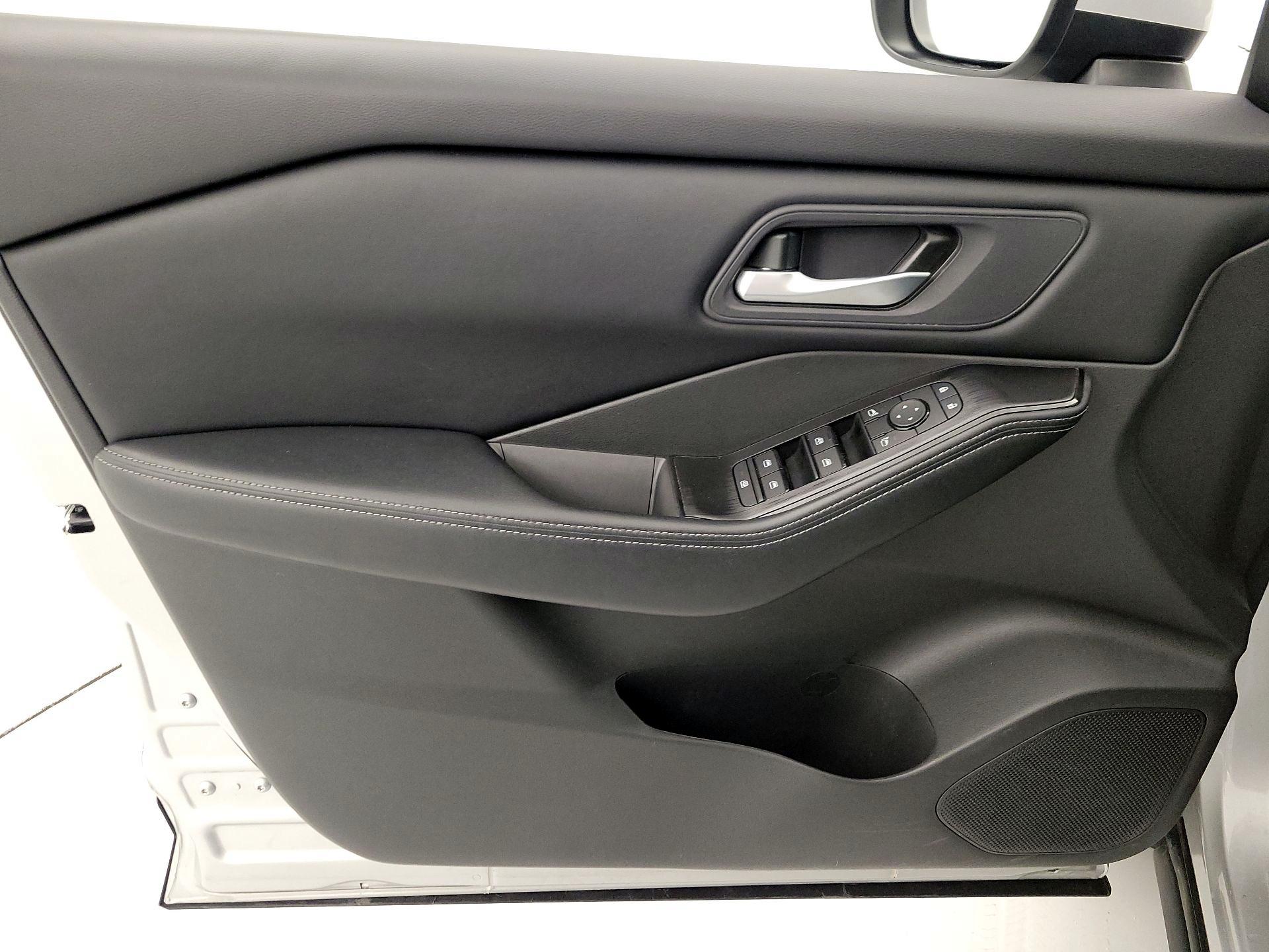 Thumbnail: 2025 Nissan Rogue - 12