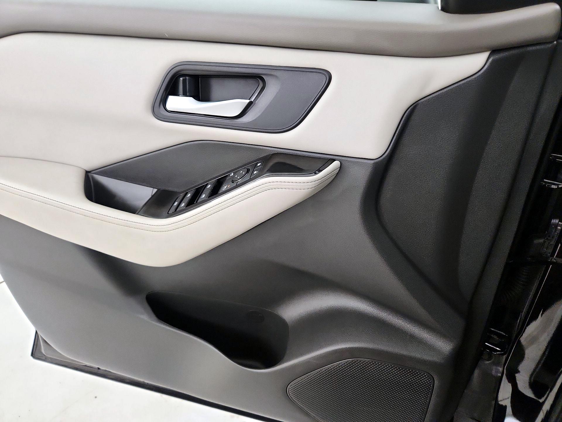 Thumbnail: 2025 Nissan Rogue - 12