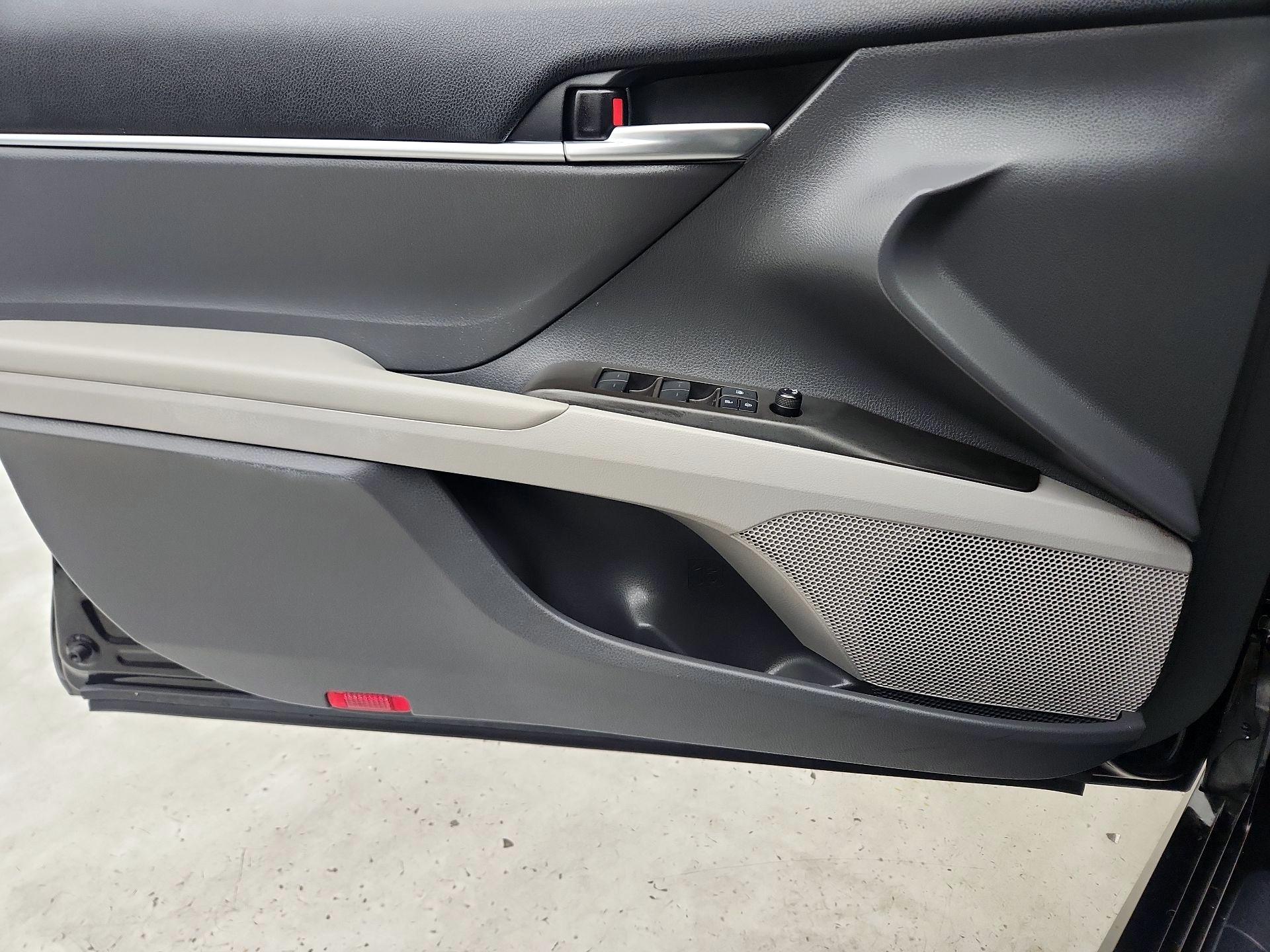 Thumbnail: 2021 Toyota Camry - 12