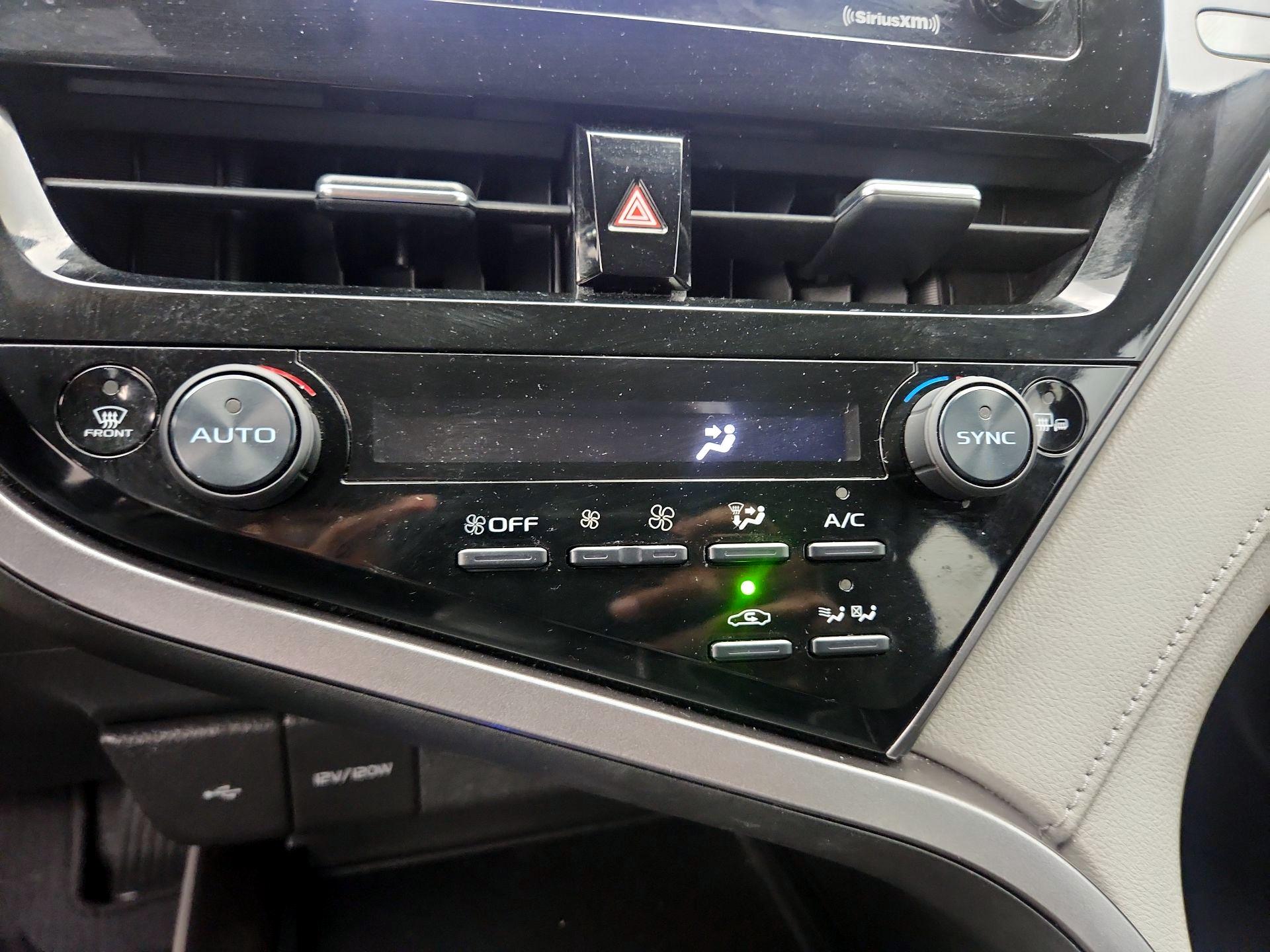 Thumbnail: 2021 Toyota Camry - 16