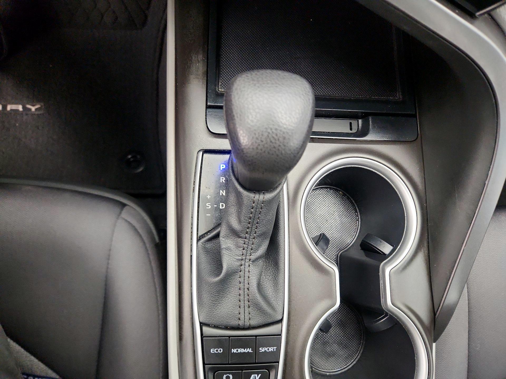 Thumbnail: 2021 Toyota Camry - 17