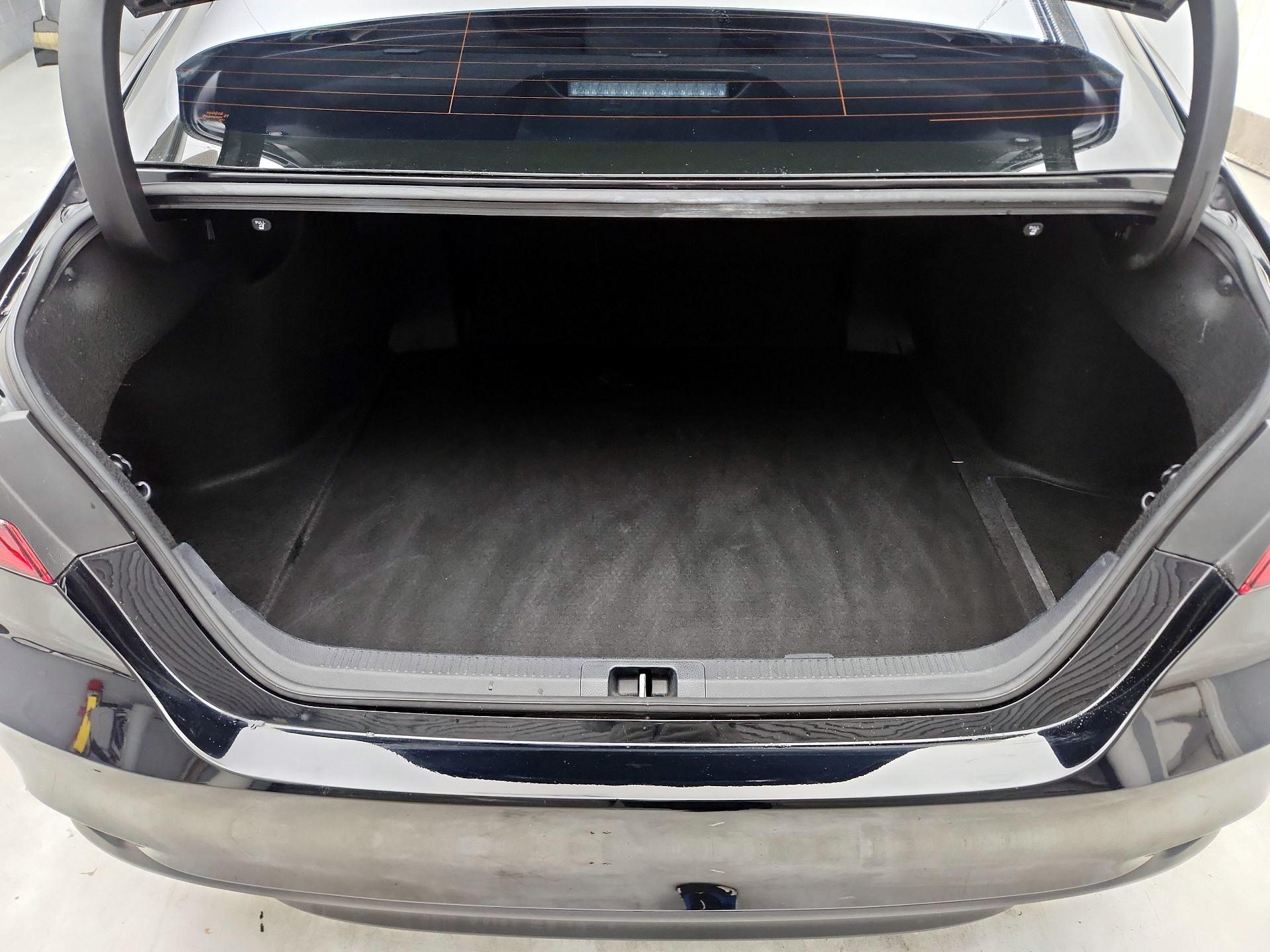 Thumbnail: 2021 Toyota Camry - 20