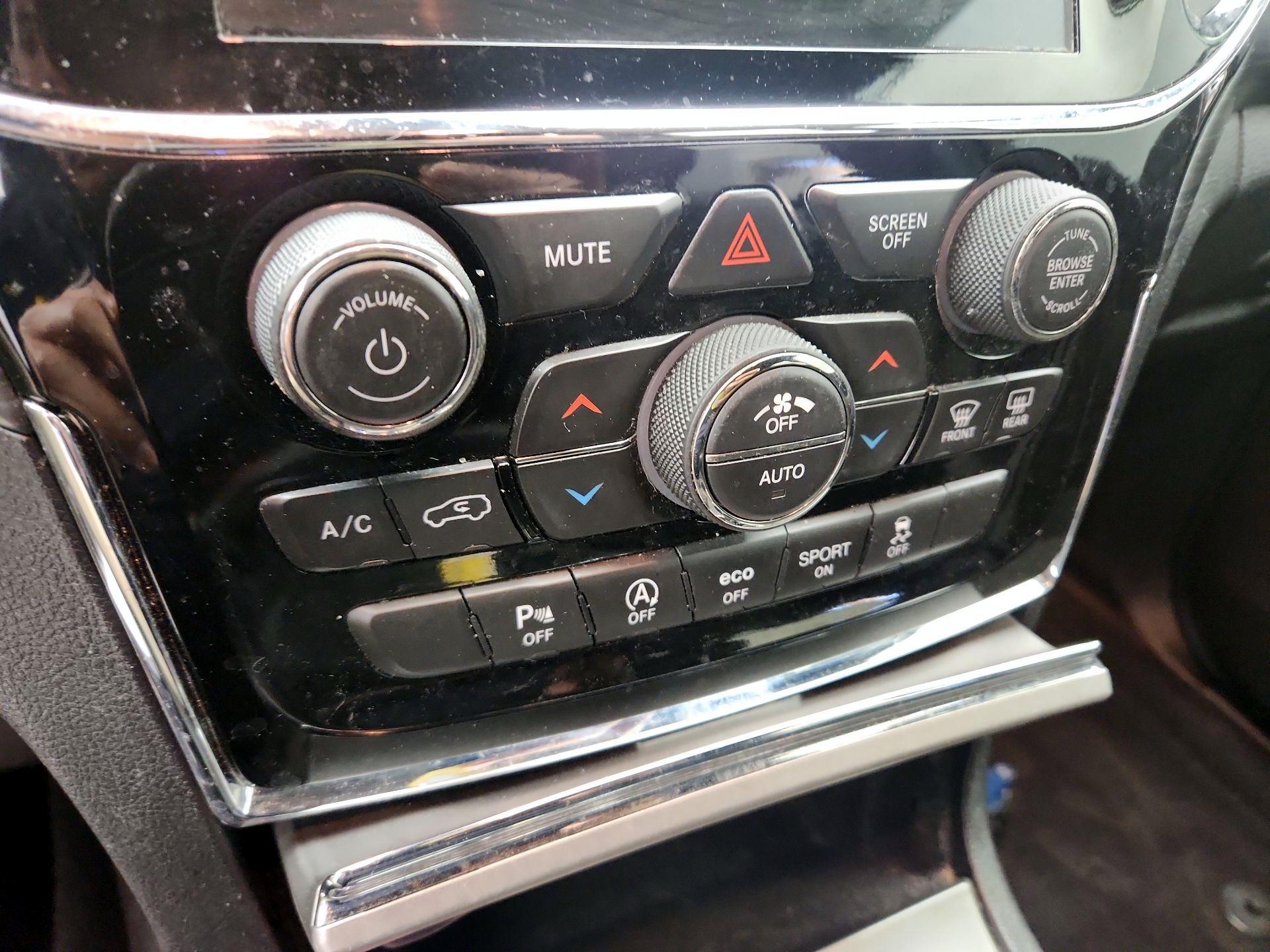 Thumbnail: 2020 Jeep Grand Cherokee - 17