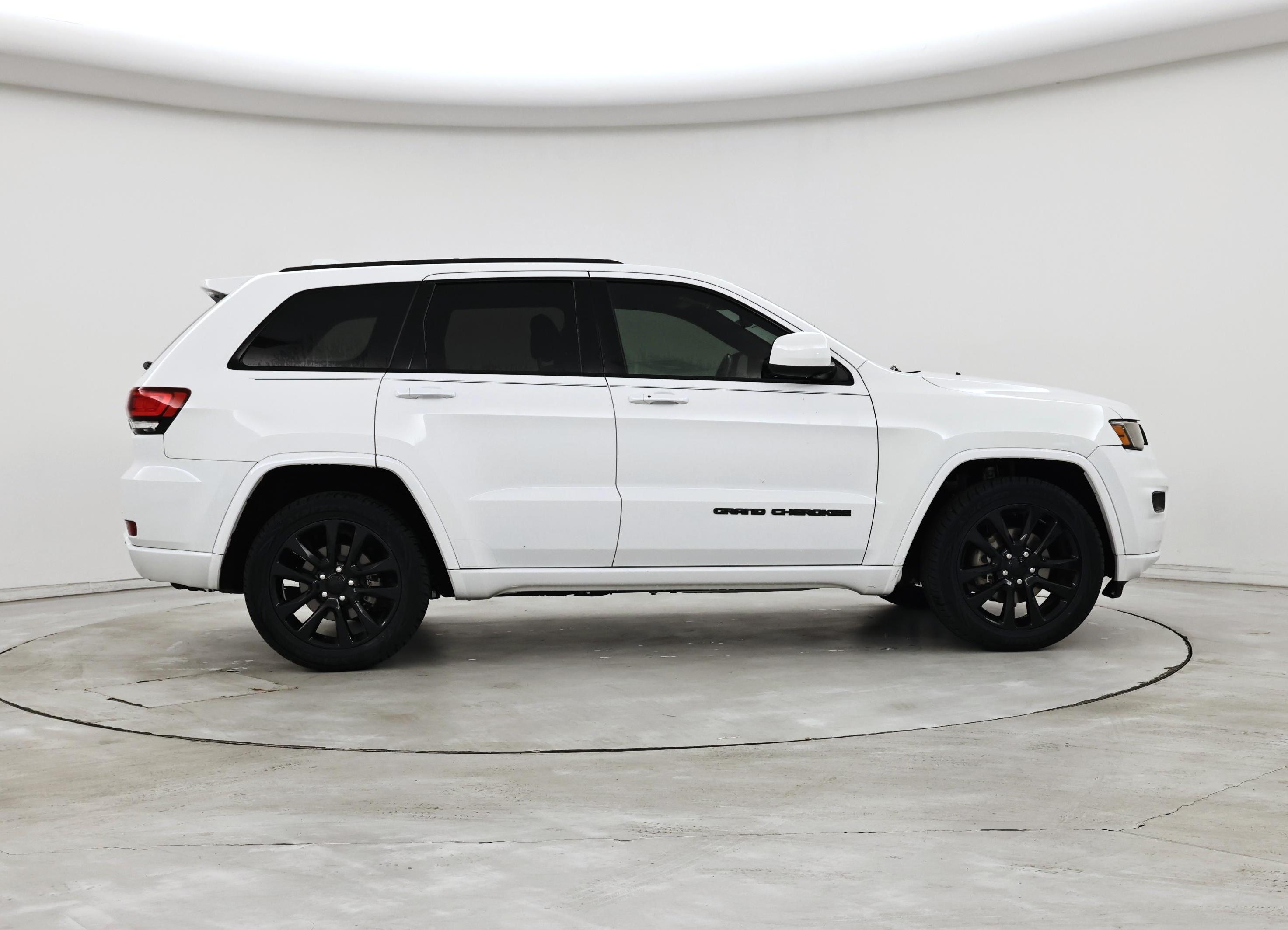 Thumbnail: 2020 Jeep Grand Cherokee - 7
