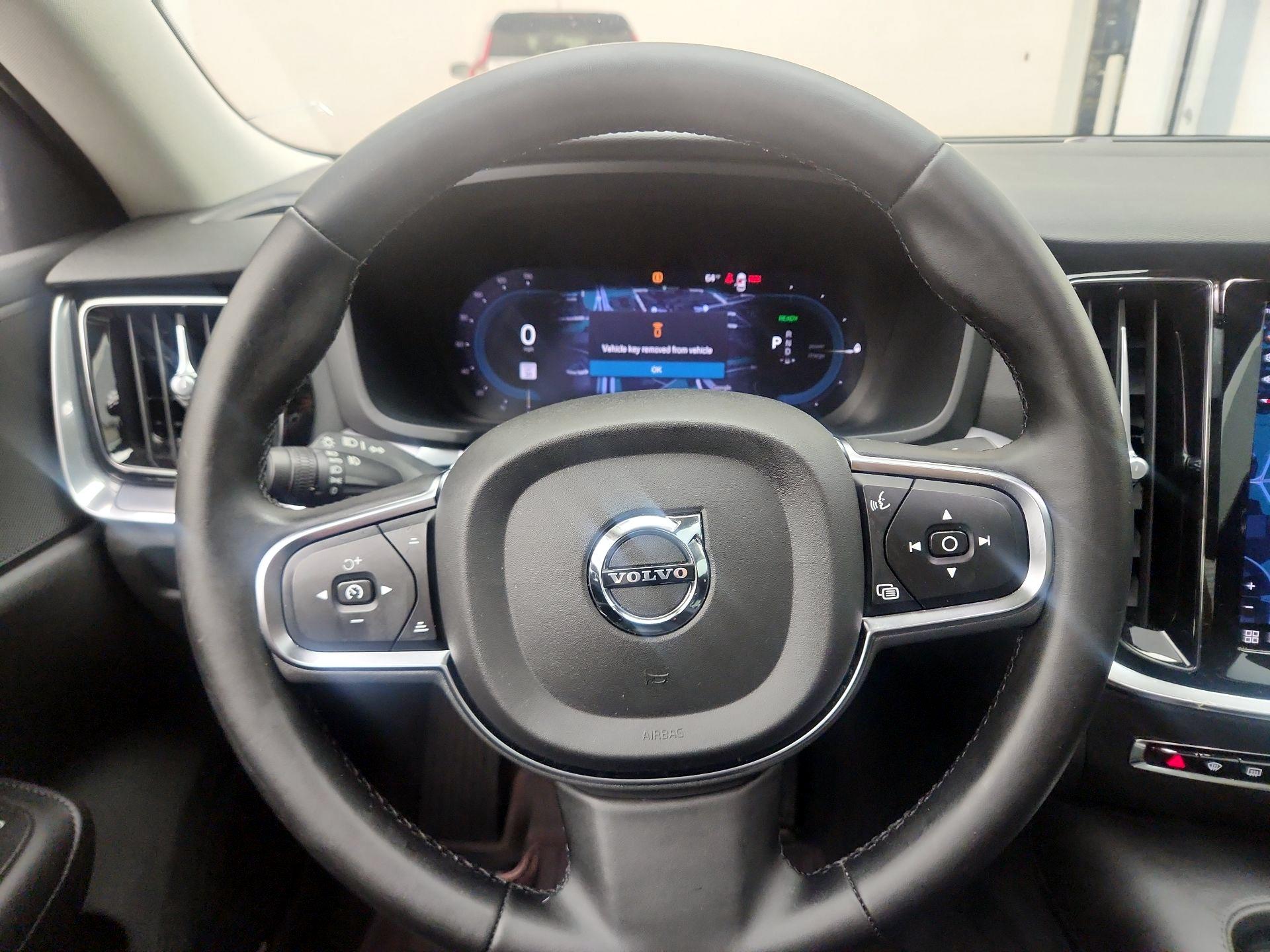 Thumbnail: 2024 Volvo S60 - 10