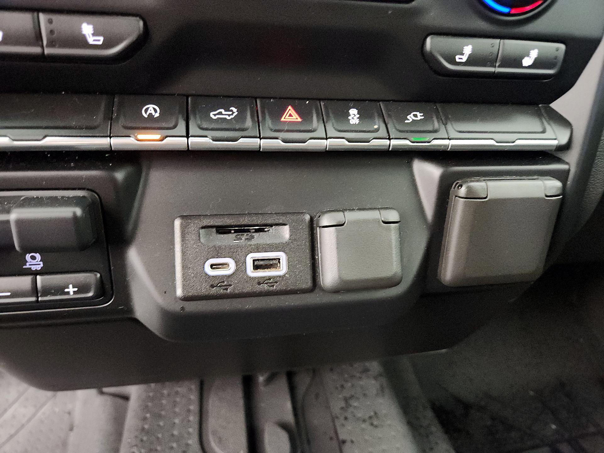 Thumbnail: 2020 Chevrolet Silverado 1500 - 18