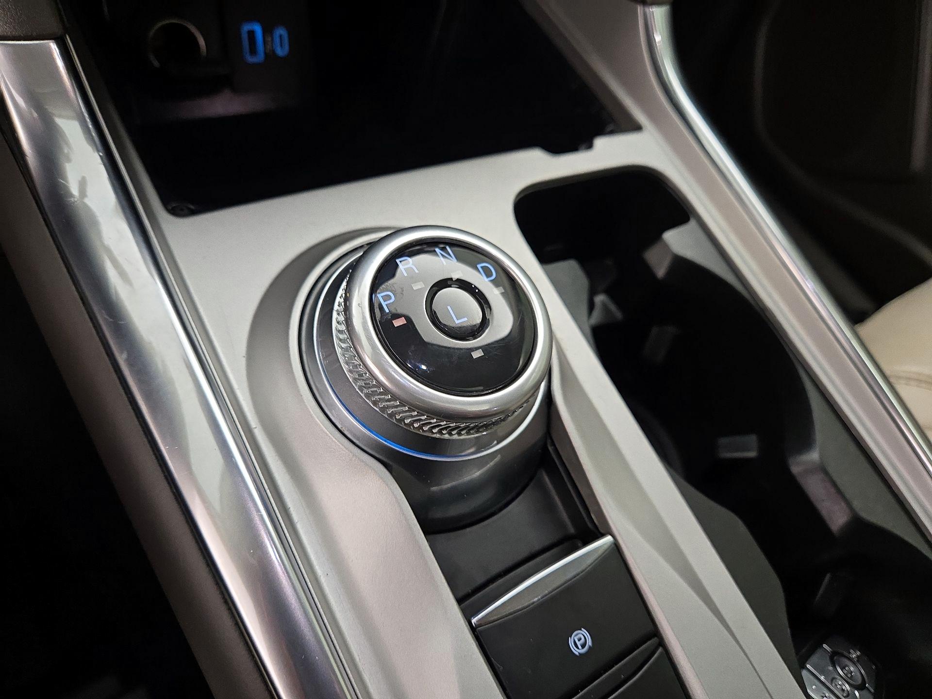 Thumbnail: 2022 Ford Explorer - 17