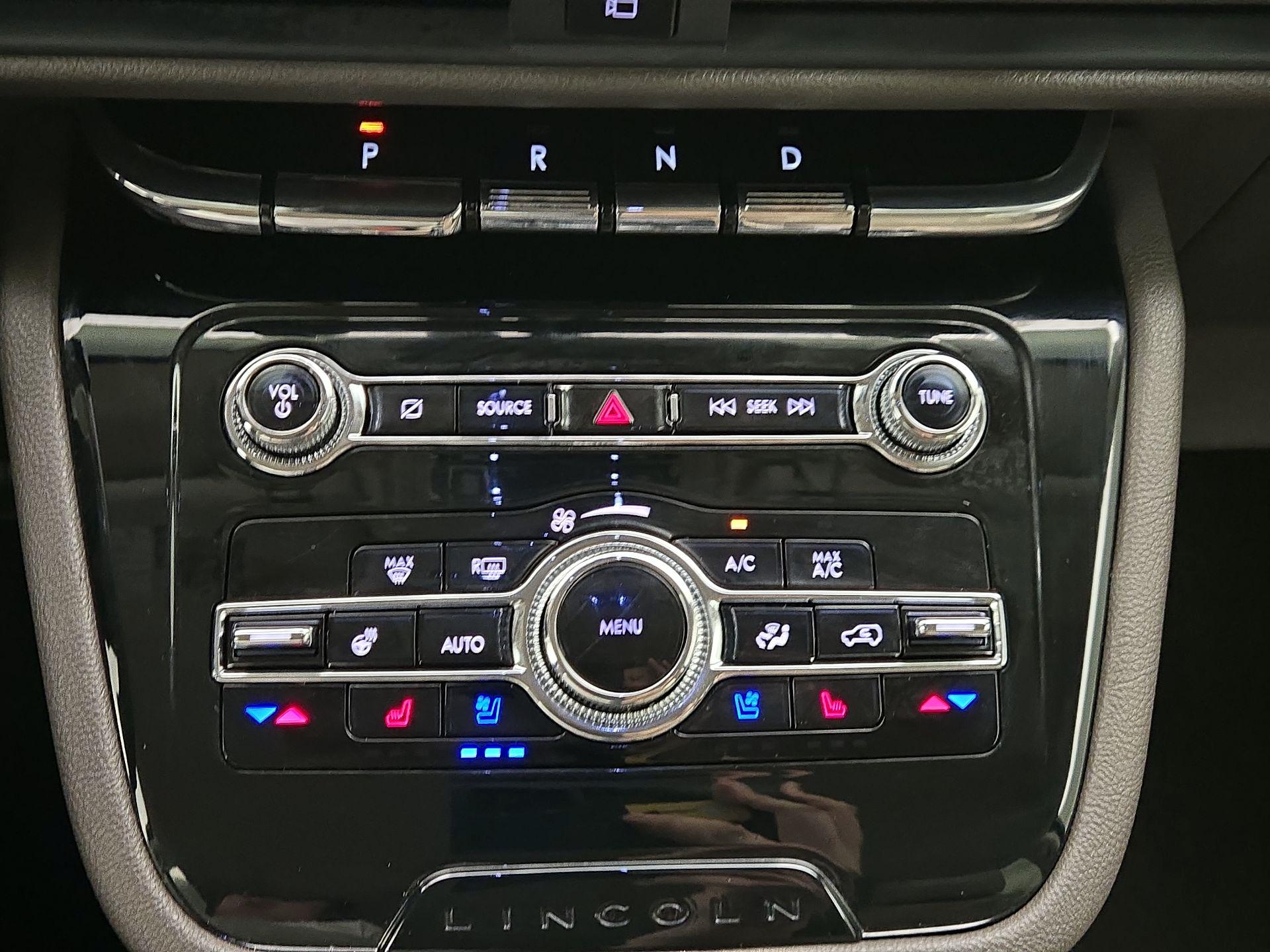 Thumbnail: 2022 Lincoln Corsair - 17