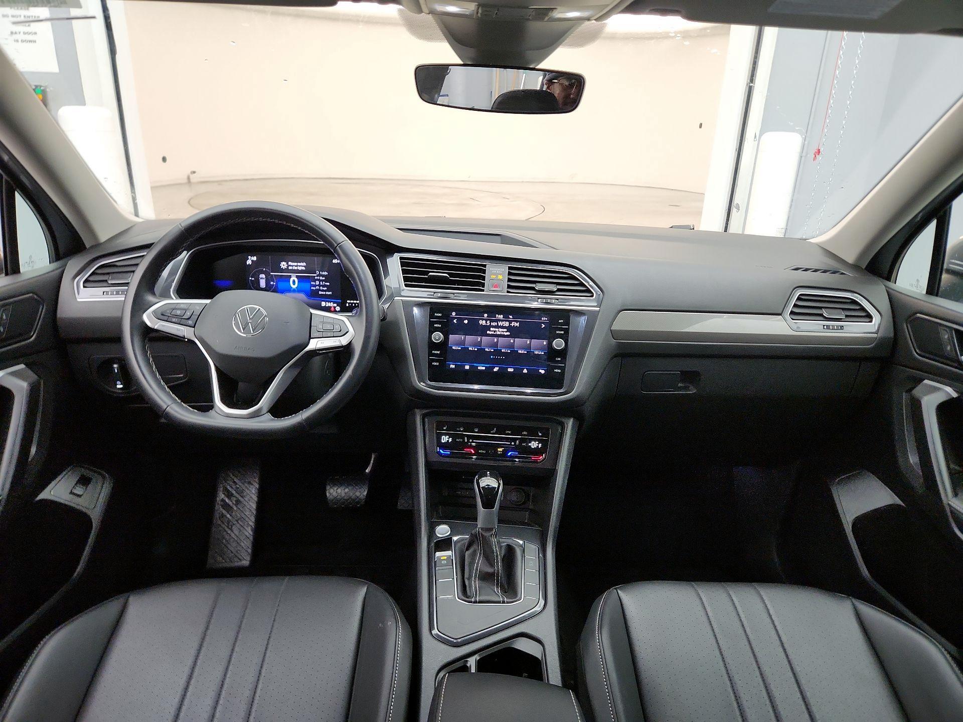 Thumbnail: 2024 Volkswagen Tiguan - 9