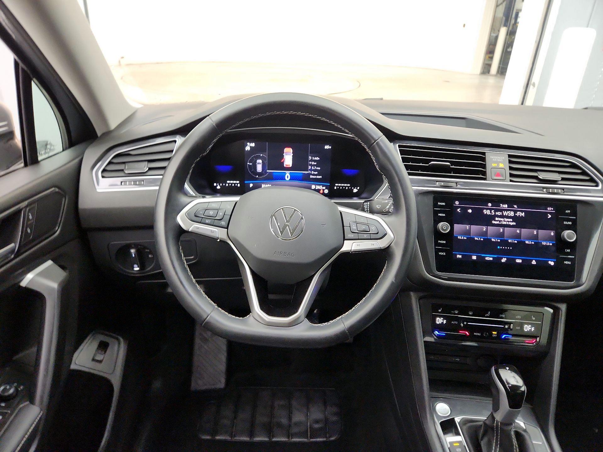 Thumbnail: 2024 Volkswagen Tiguan - 10