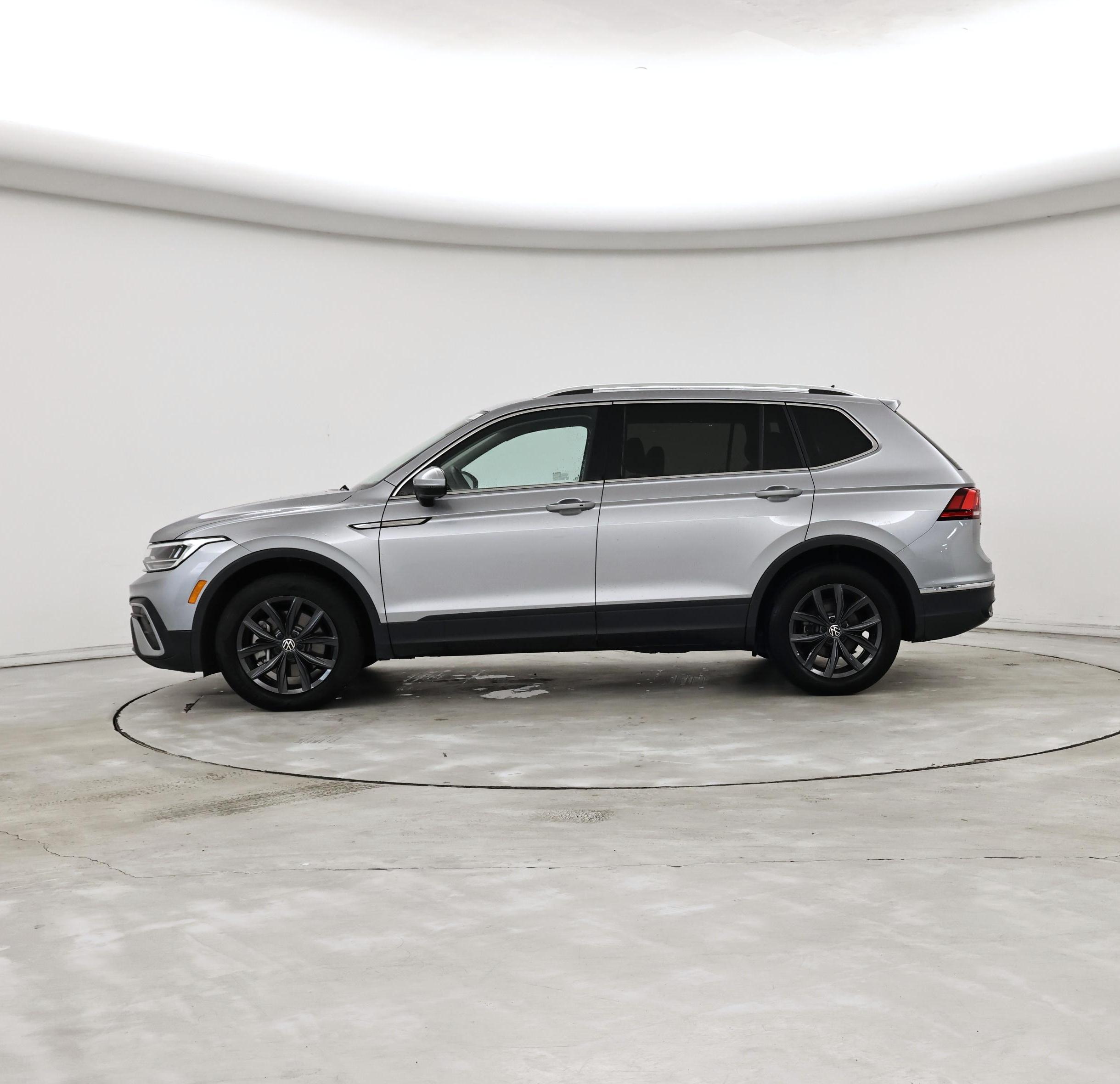 Thumbnail: 2024 Volkswagen Tiguan - 3