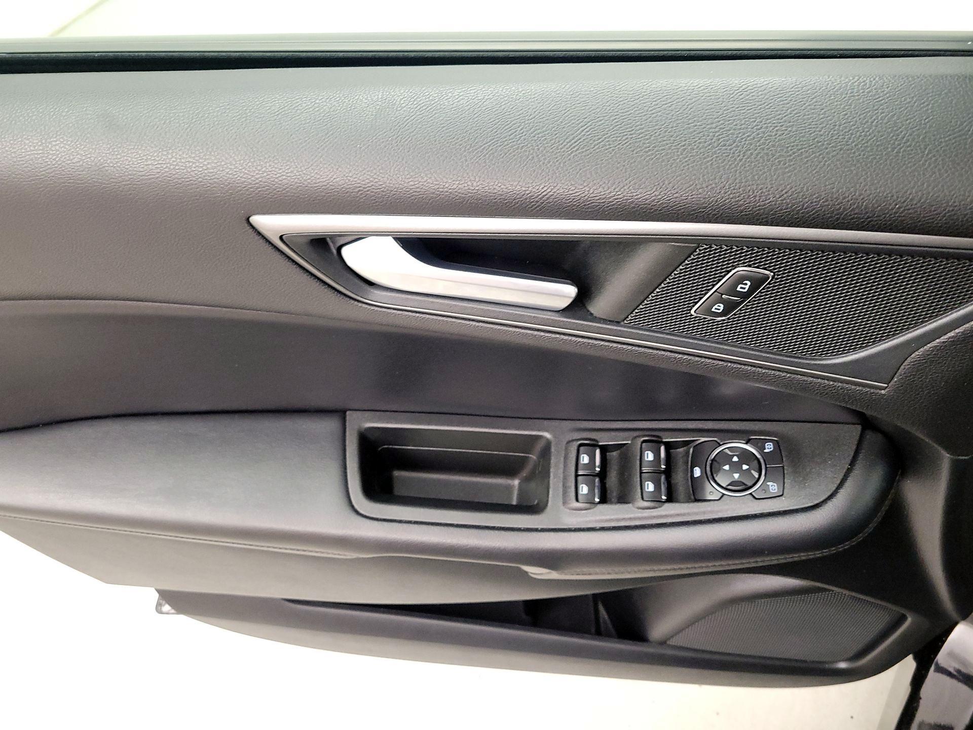 Thumbnail: 2022 Ford Edge - 12