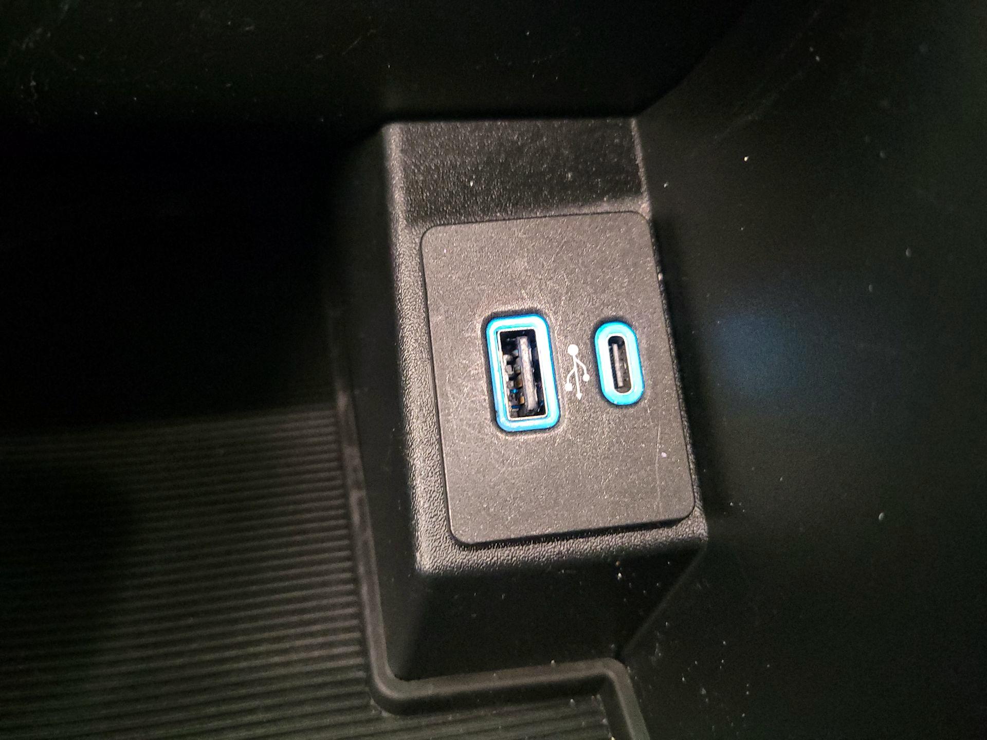 Thumbnail: 2022 Ford Edge - 18