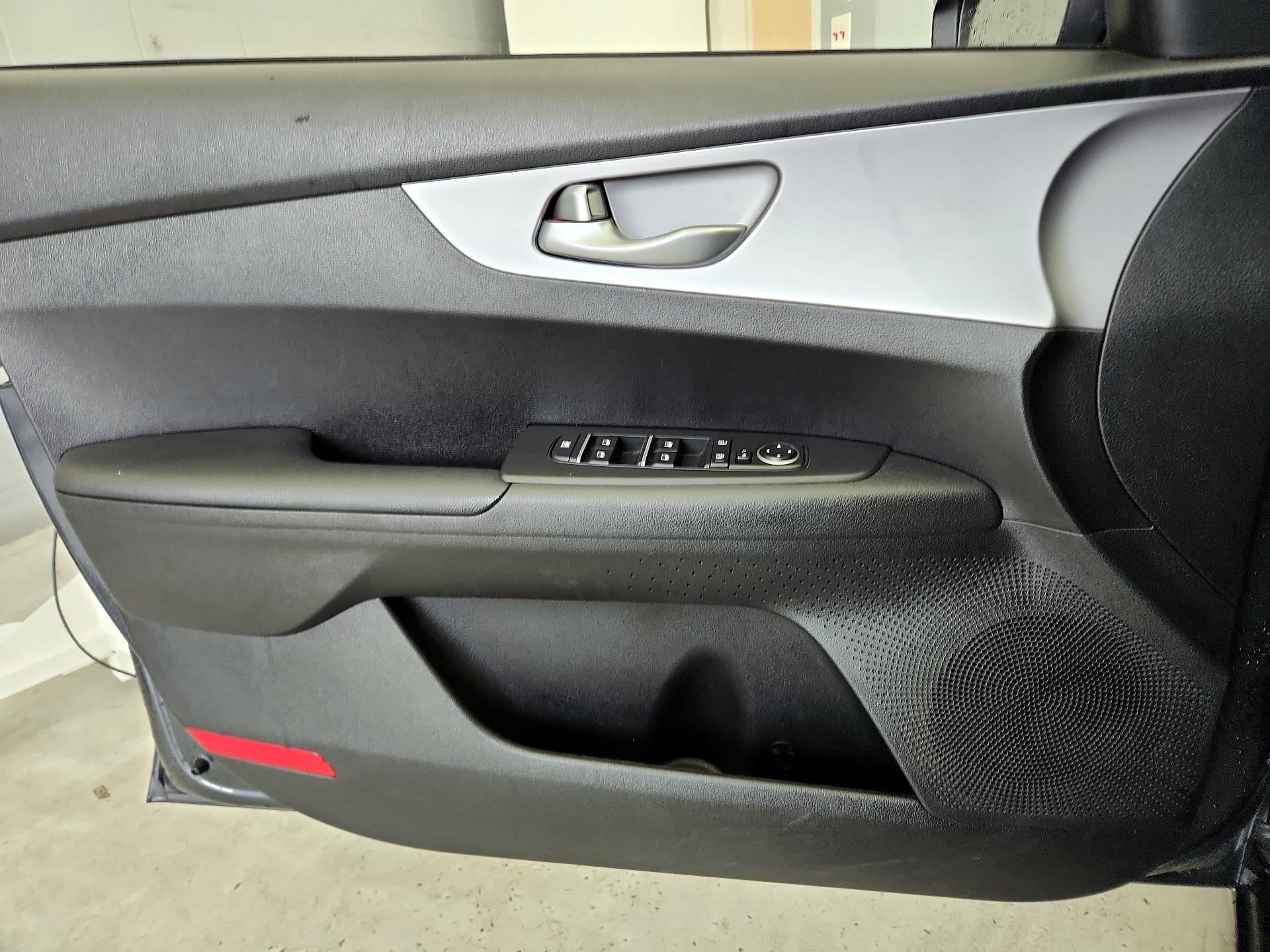 Thumbnail: 2024 Kia Forte - 12