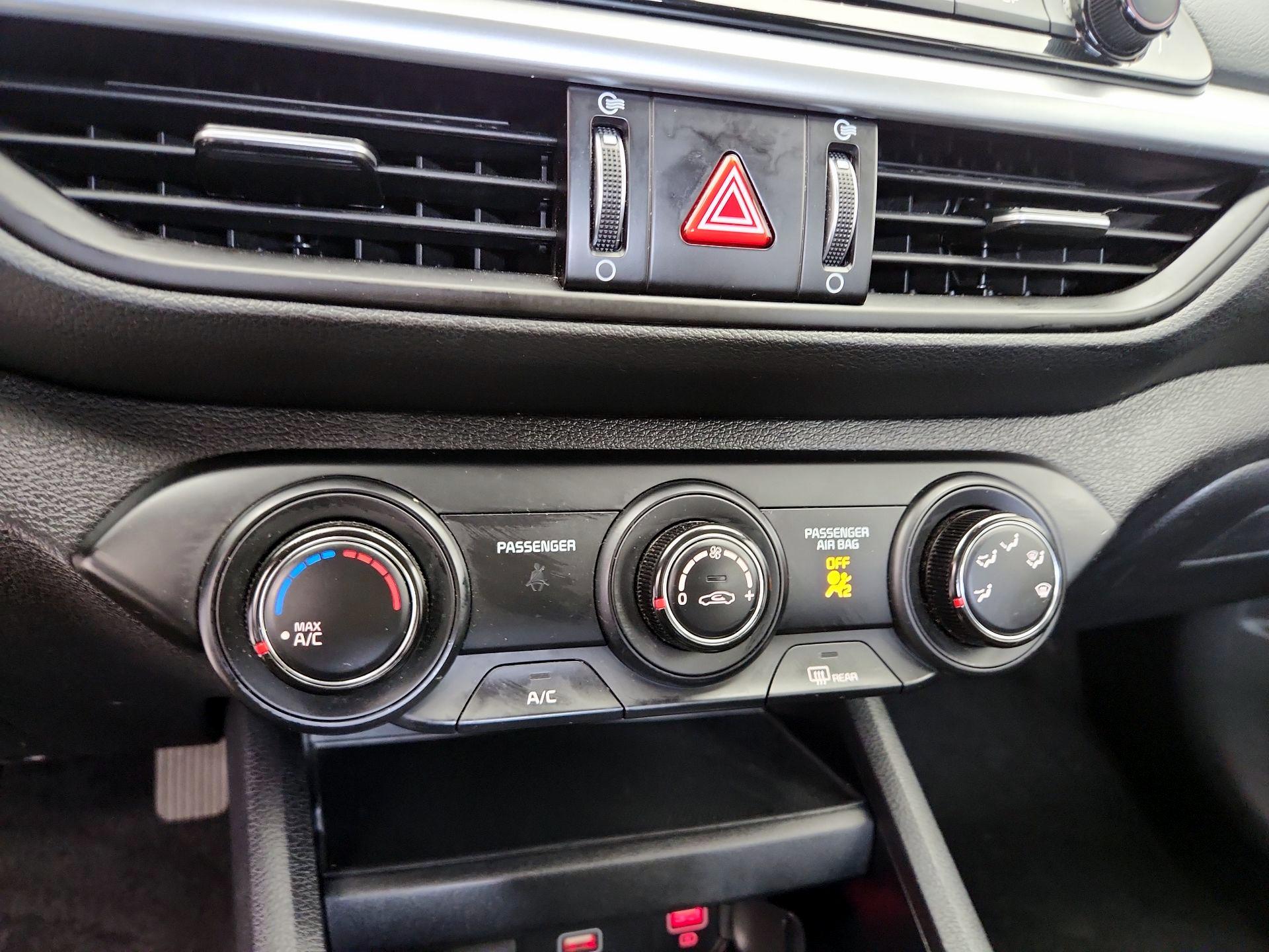 Thumbnail: 2024 Kia Forte - 16