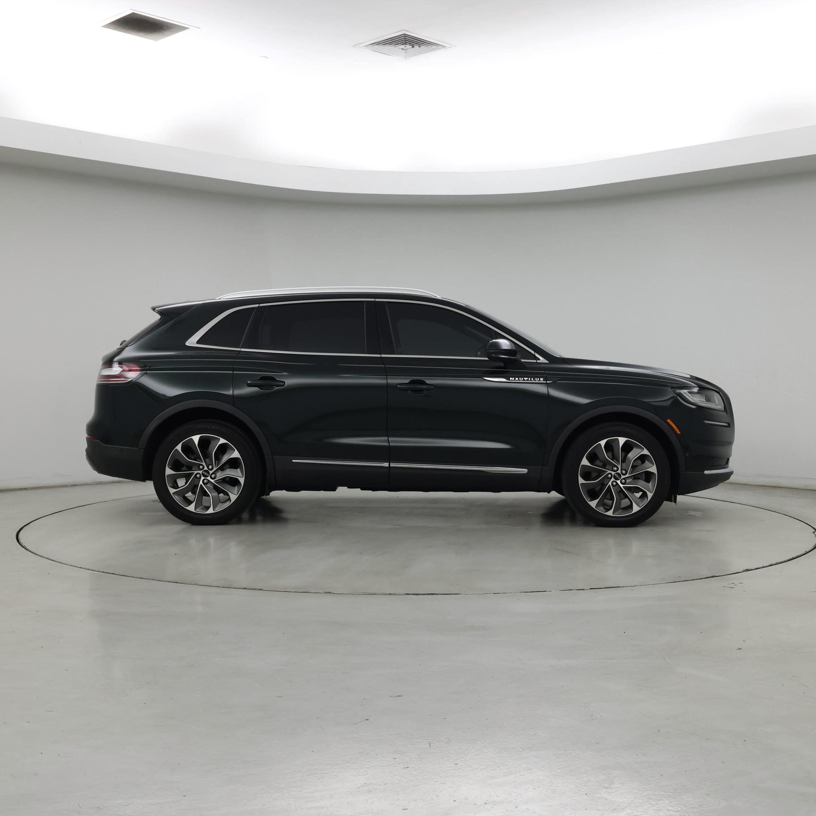 Thumbnail: 2021 Lincoln Nautilus - 7