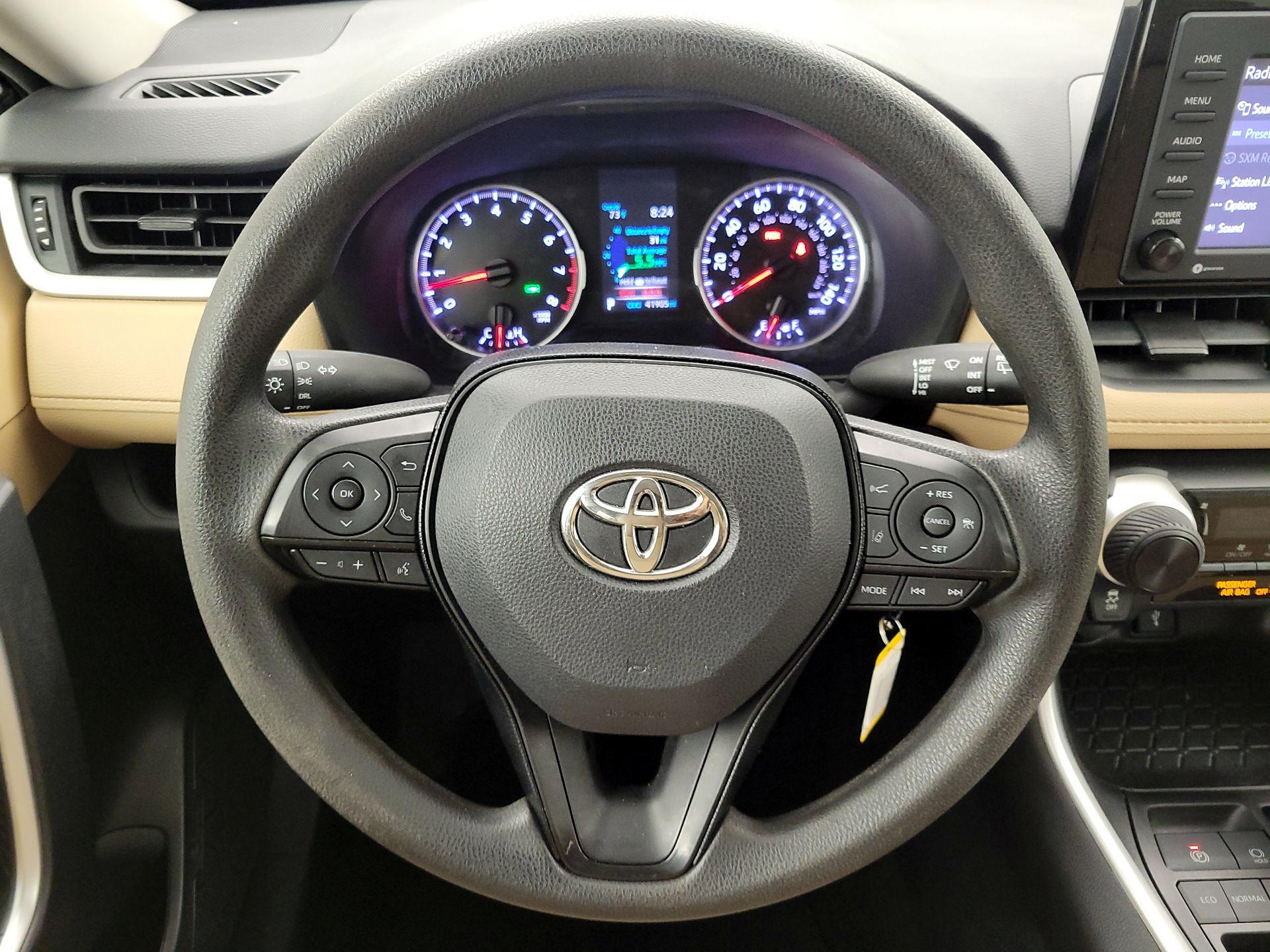 Thumbnail: 2021 Toyota RAV4 - 10