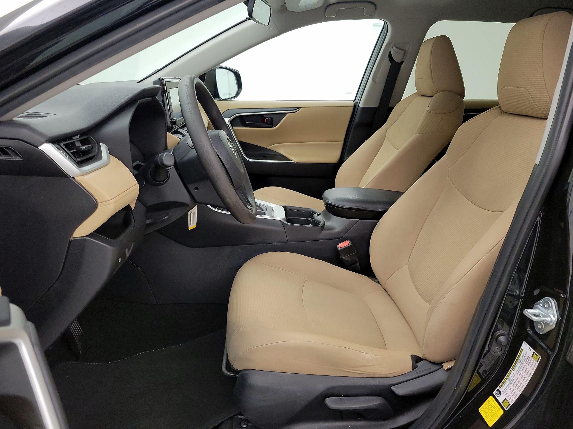 Thumbnail: 2021 Toyota RAV4 - 11