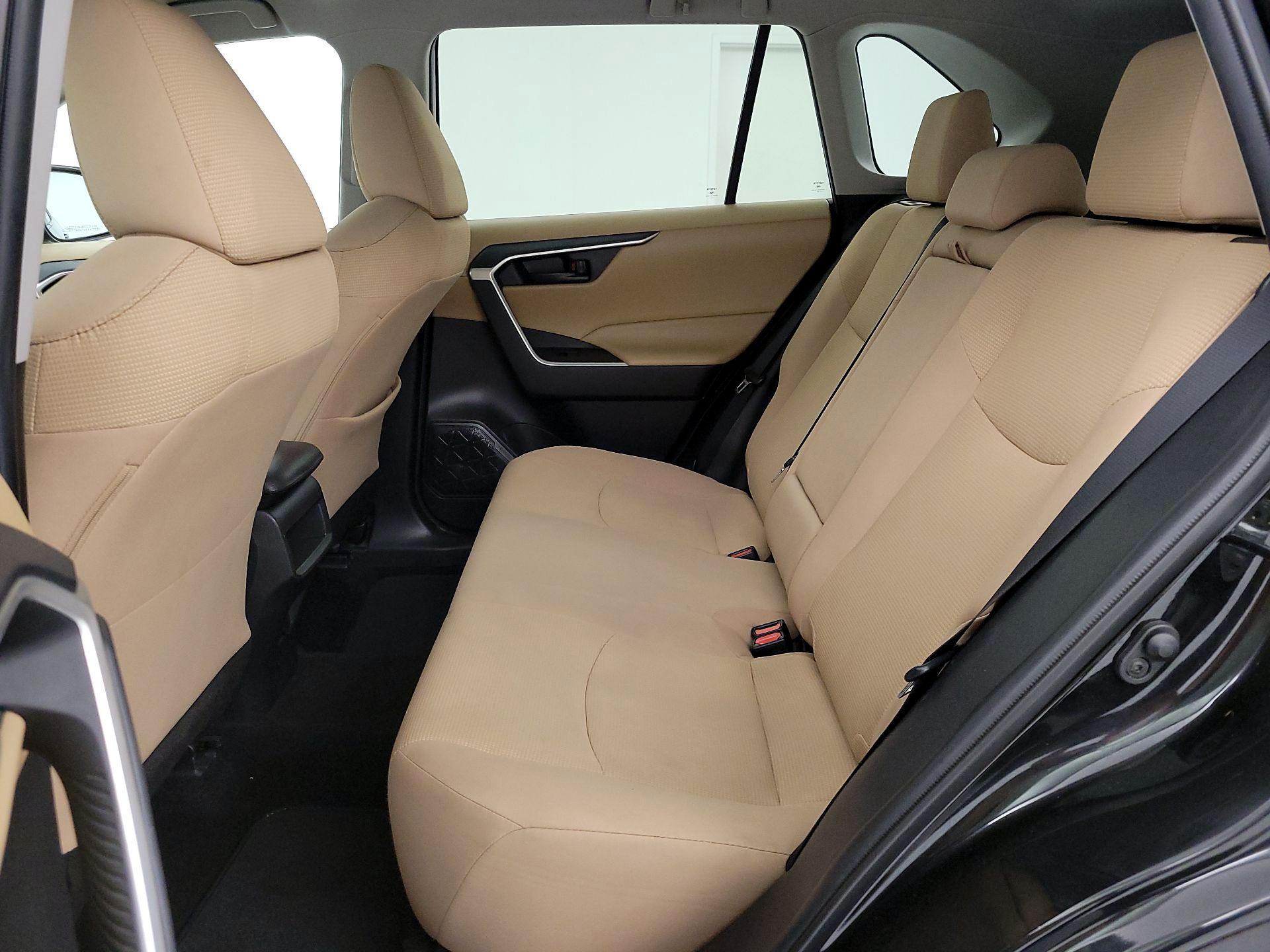 Thumbnail: 2021 Toyota RAV4 - 19