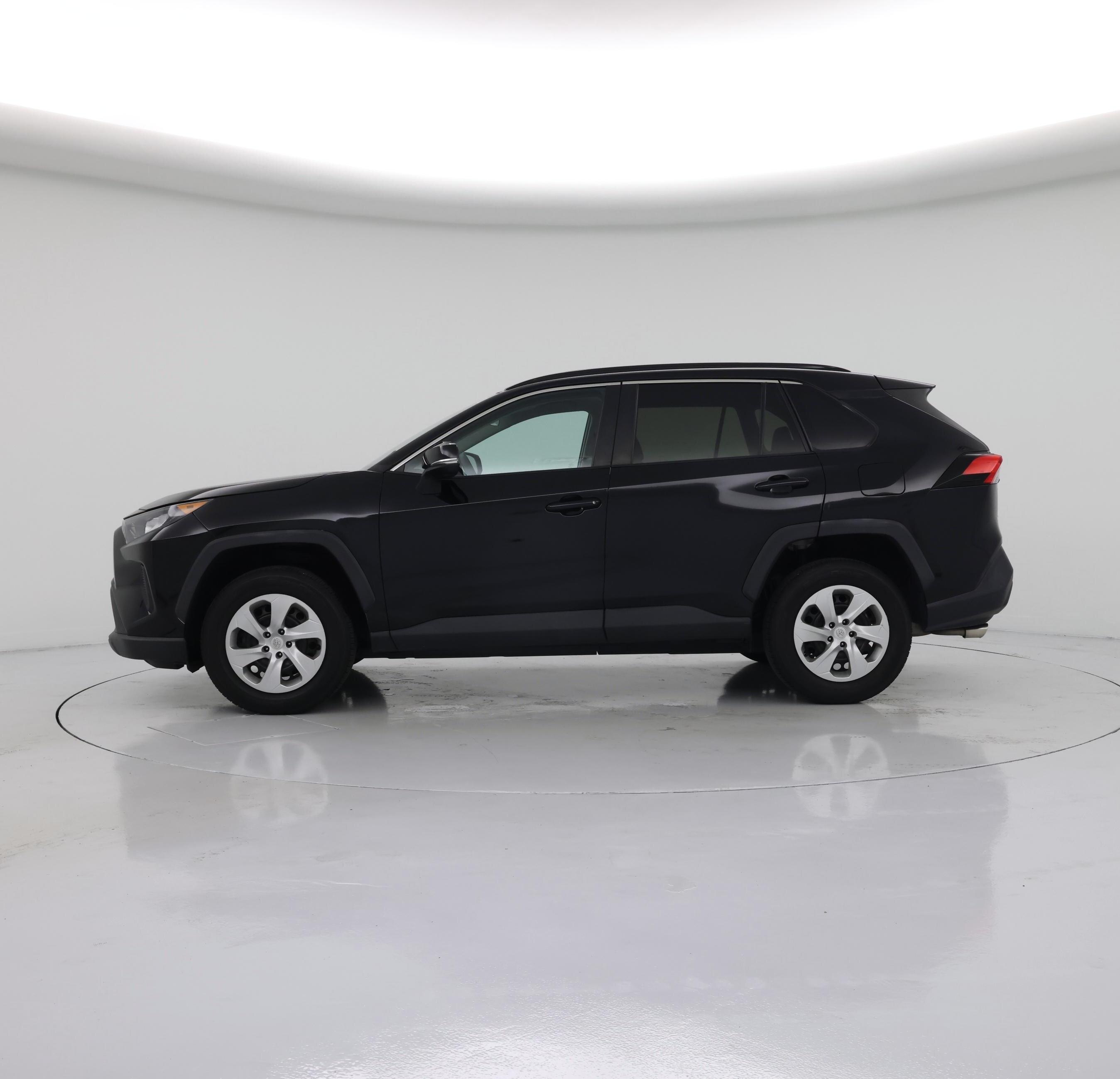 Thumbnail: 2021 Toyota RAV4 - 3