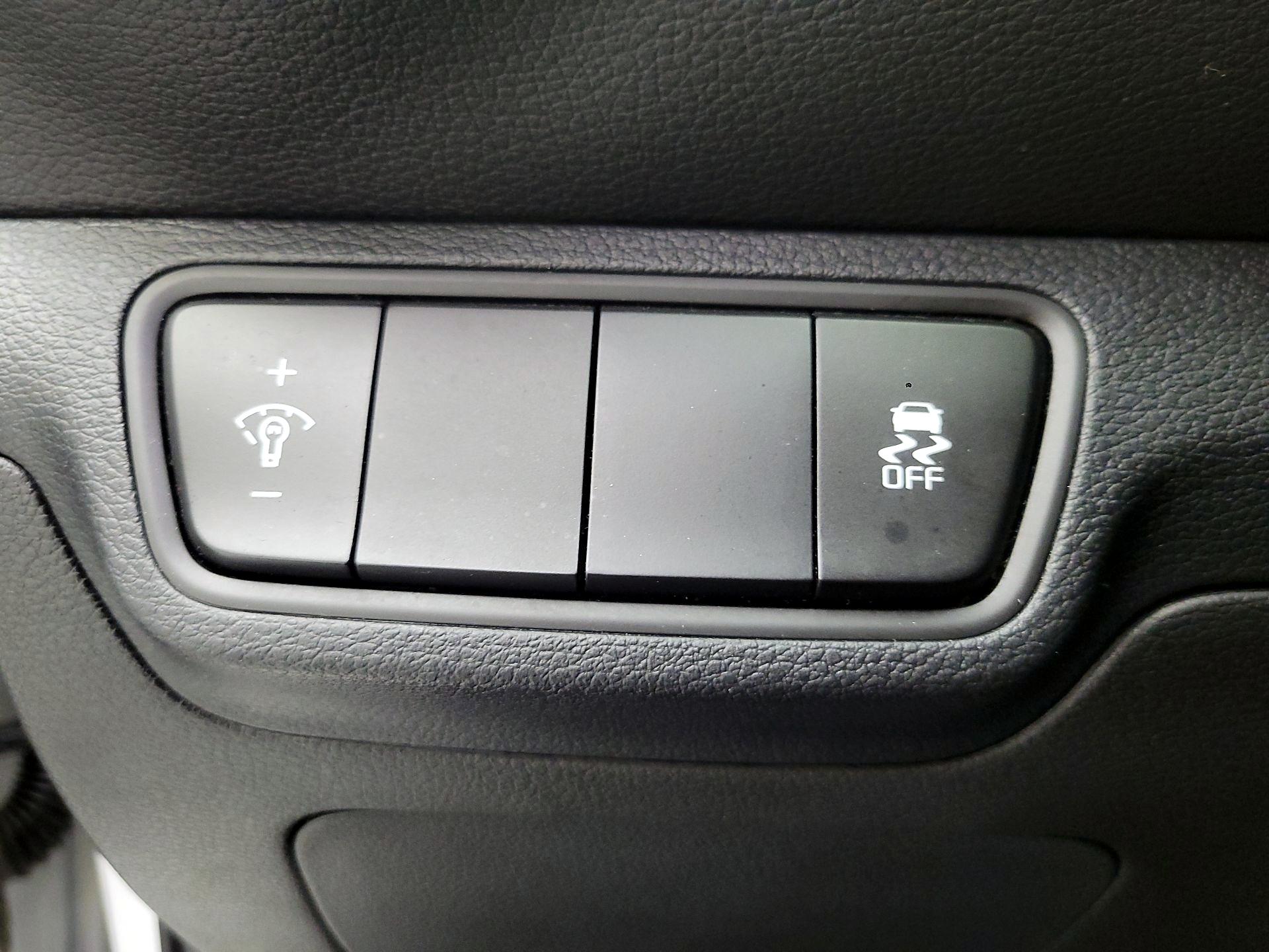 Thumbnail: 2024 Kia Forte - 11