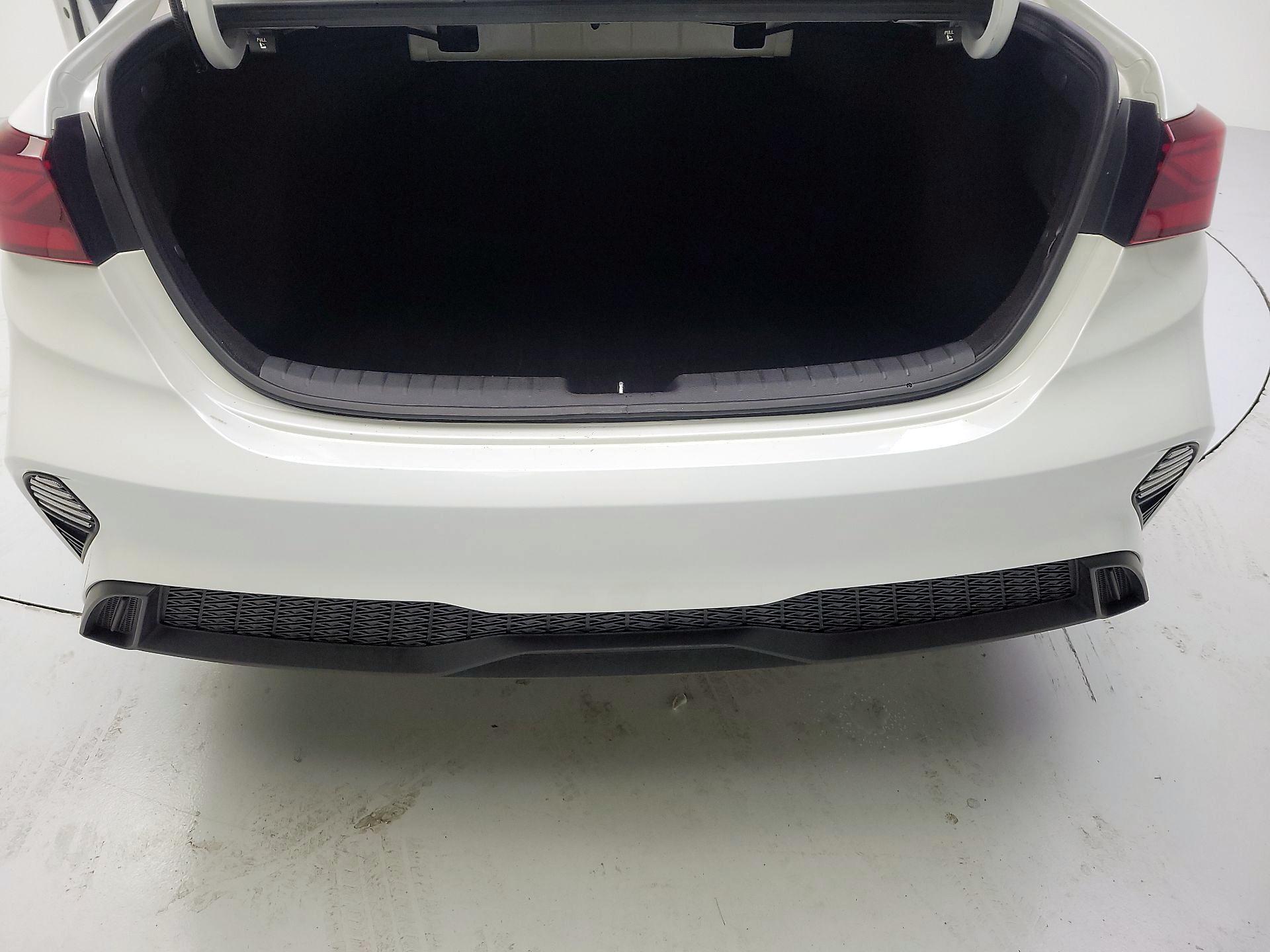 Thumbnail: 2024 Kia Forte - 18