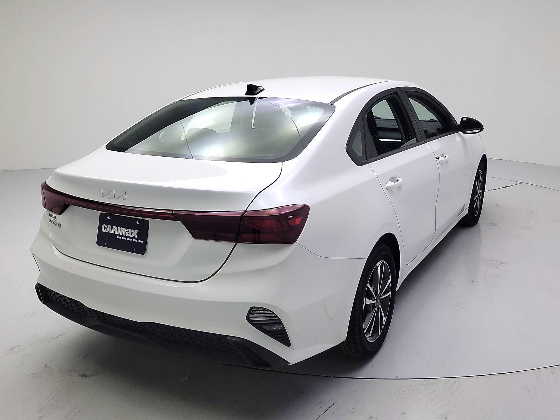 Thumbnail: 2024 Kia Forte - 5