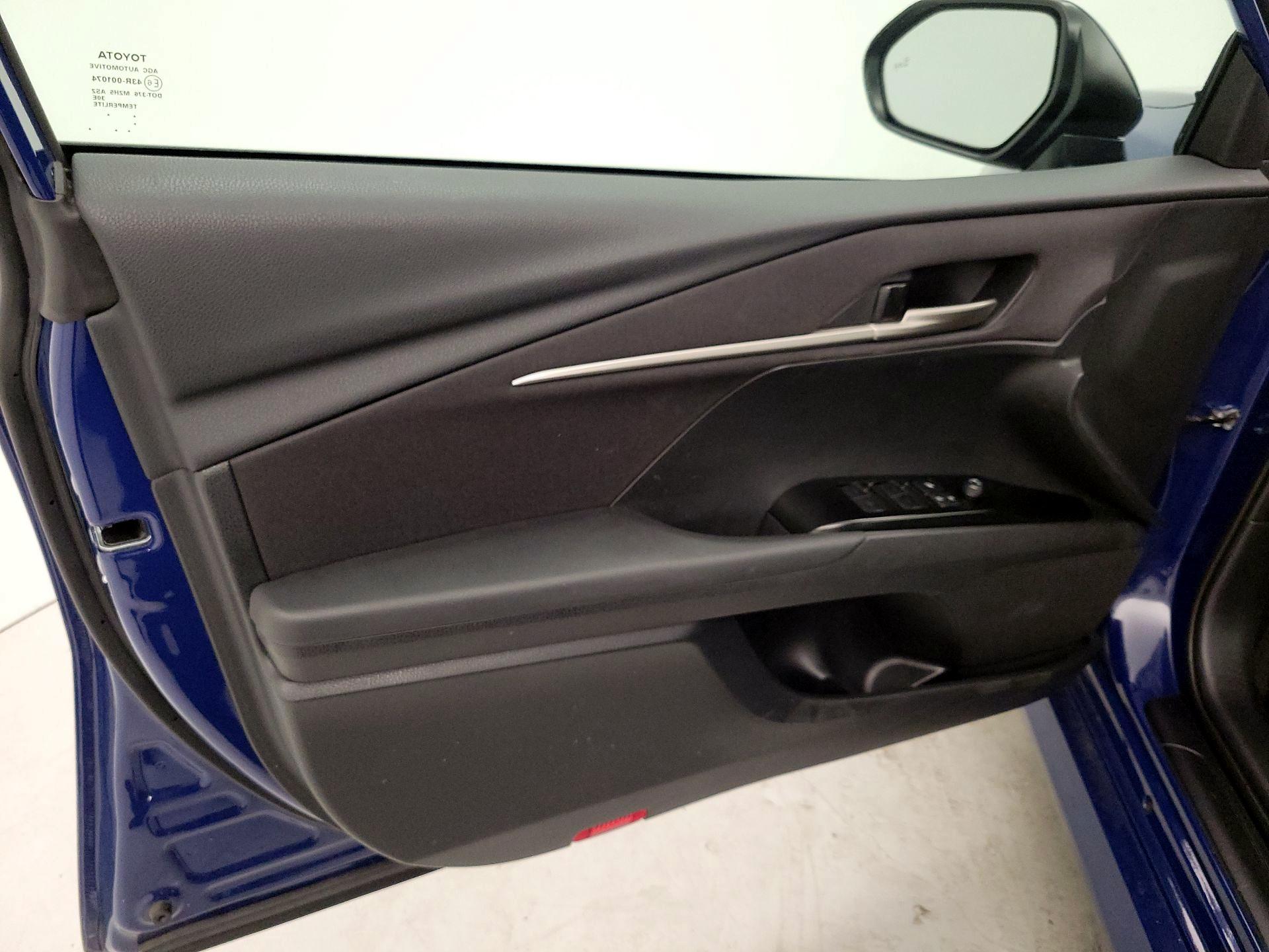 Thumbnail: 2025 Toyota Camry - 12