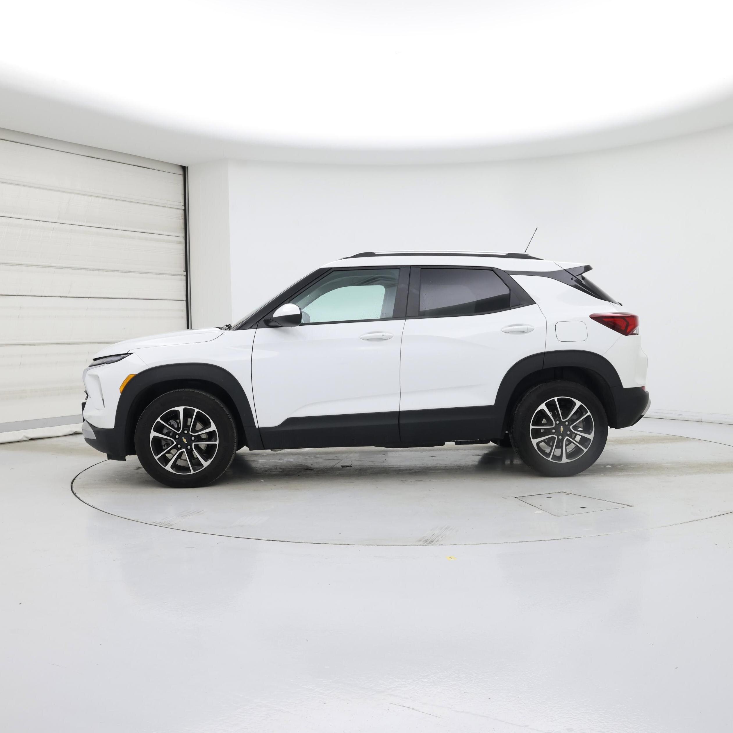 Thumbnail: 2025 Chevrolet TrailBlazer - 3