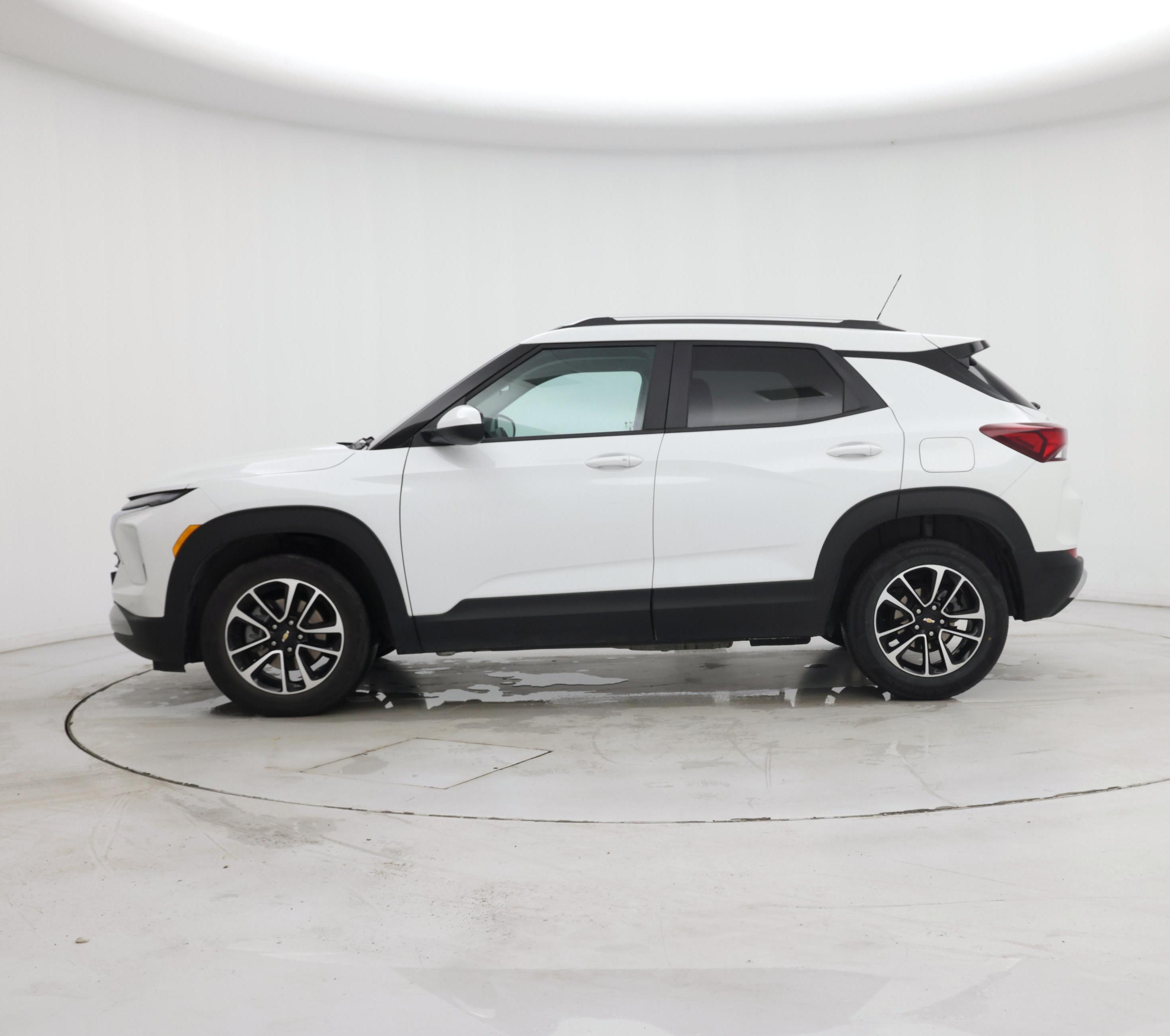 Thumbnail: 2025 Chevrolet TrailBlazer - 3