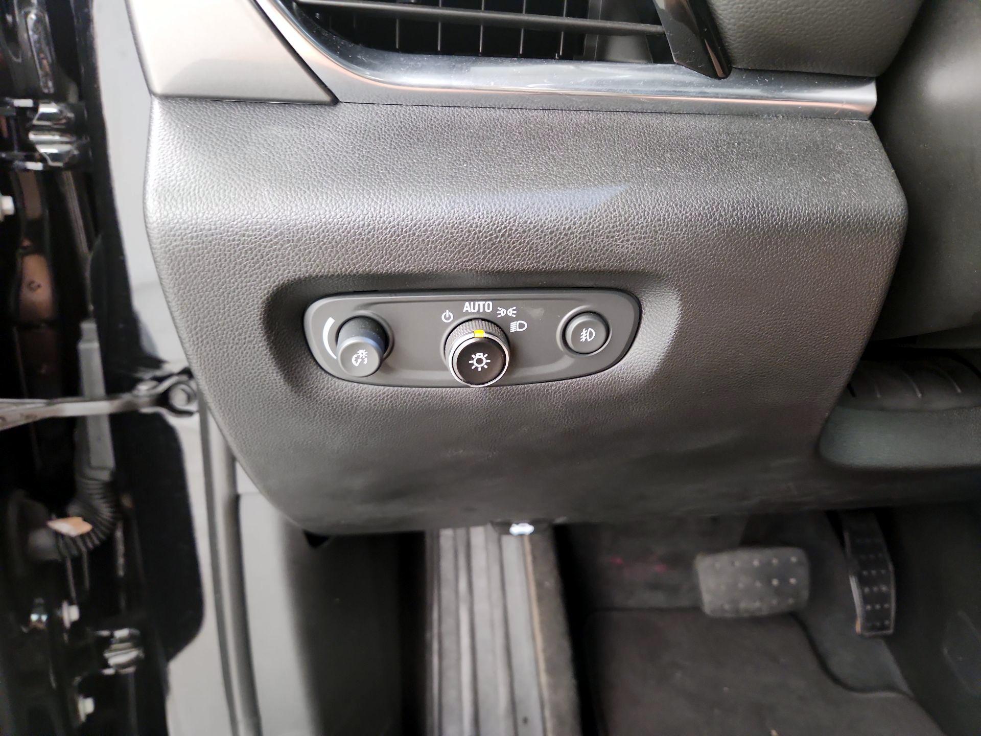 Thumbnail: 2021 Chevrolet Traverse - 13