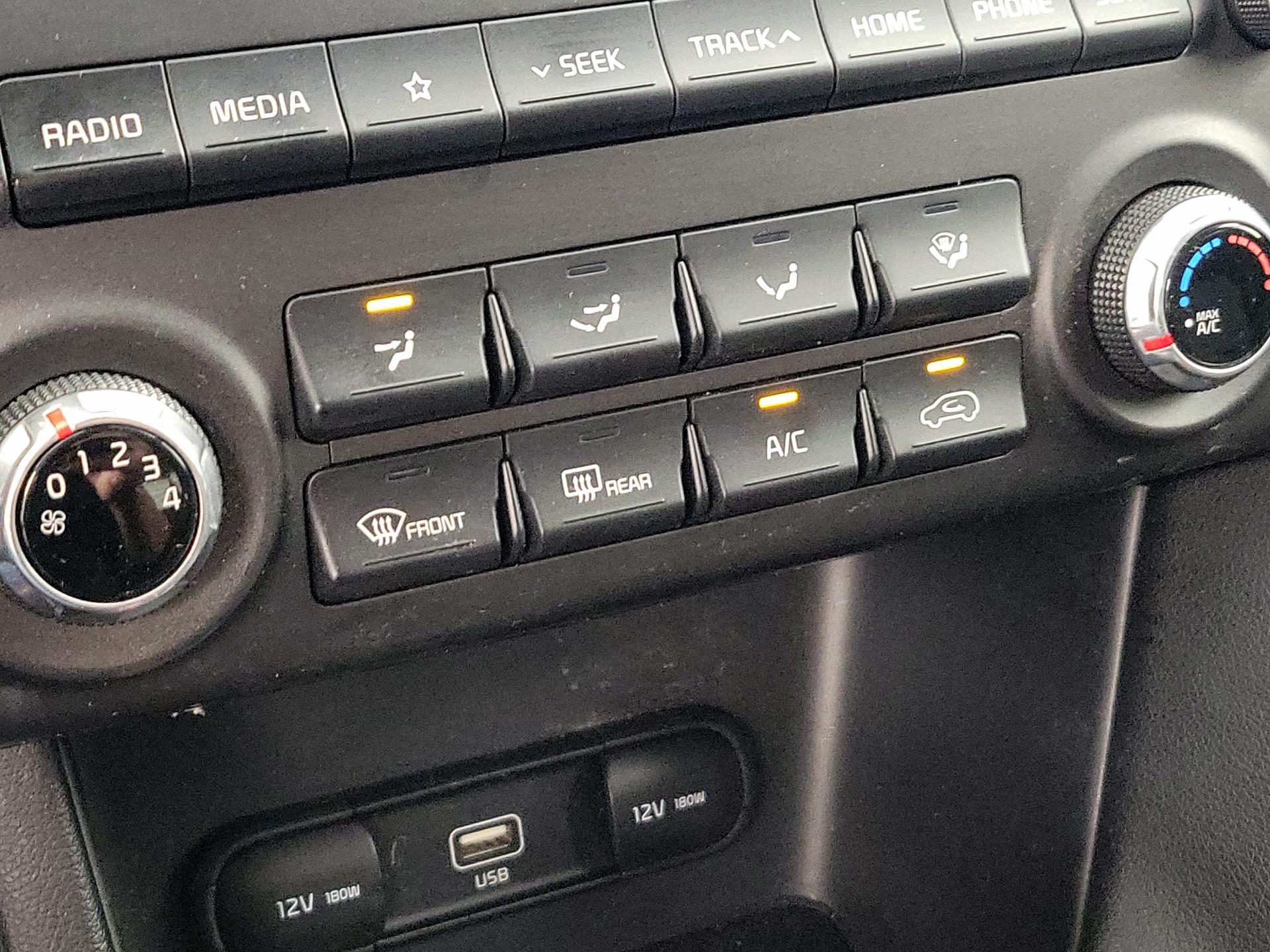 Thumbnail: 2020 Kia Sportage - 16