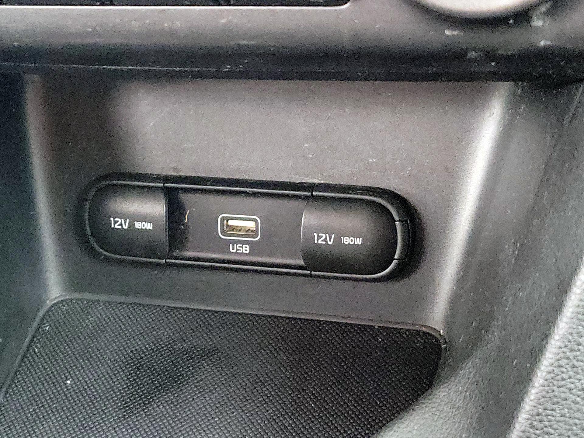 Thumbnail: 2020 Kia Sportage - 18