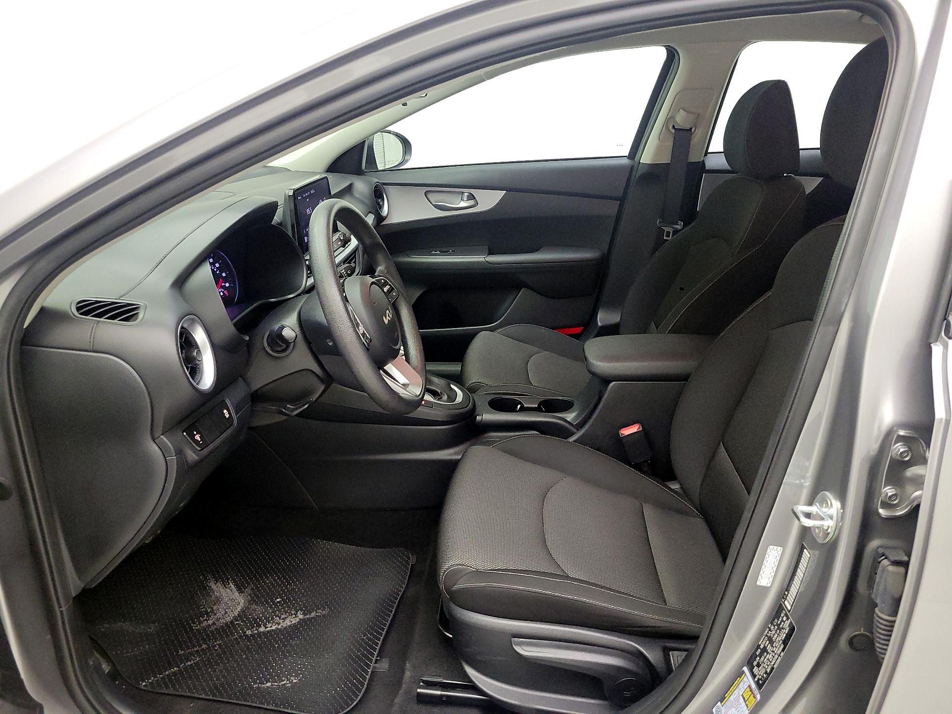 Thumbnail: 2024 Kia Forte - 9