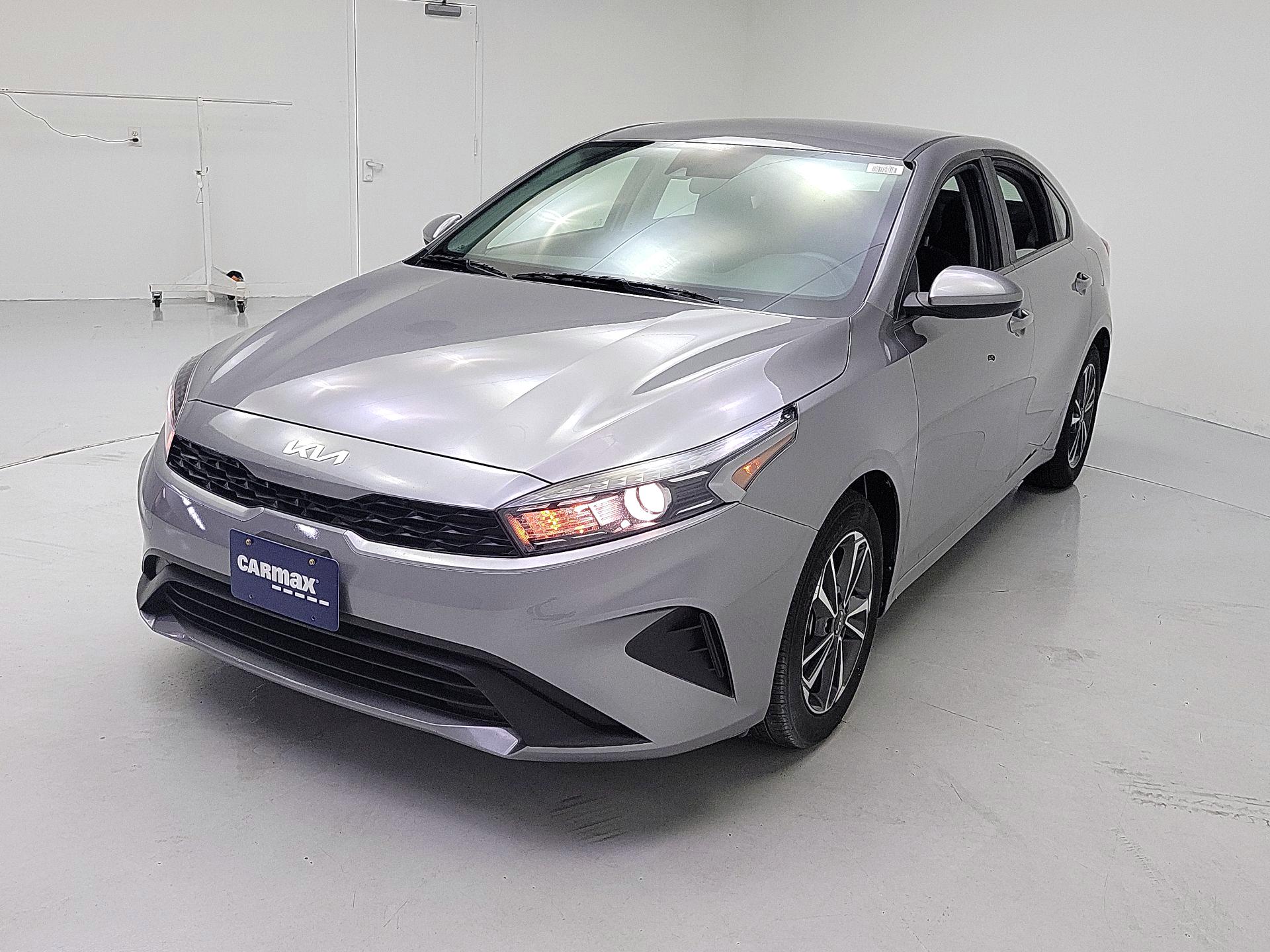 Thumbnail: 2024 Kia Forte - 3