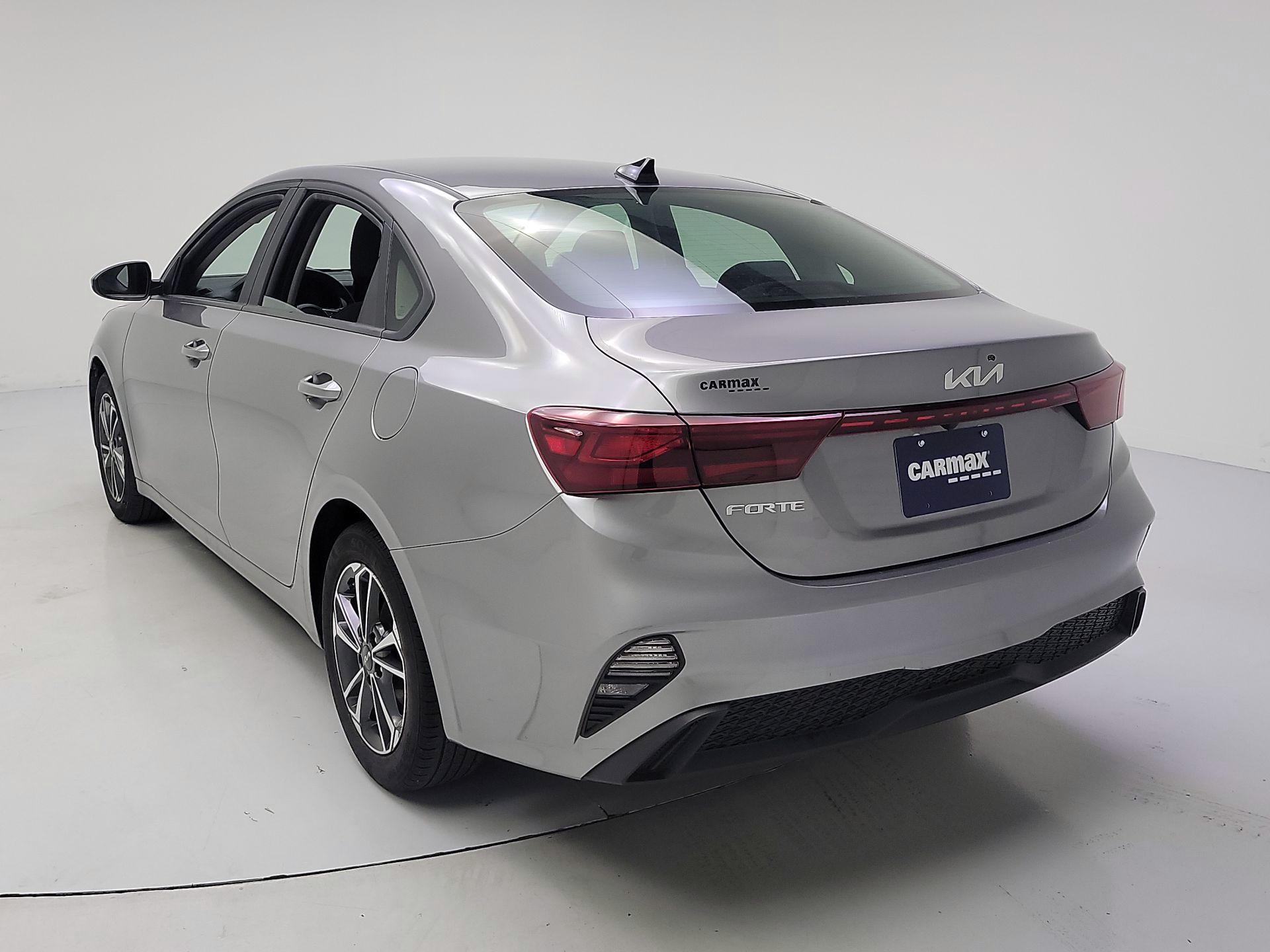 Thumbnail: 2024 Kia Forte - 7