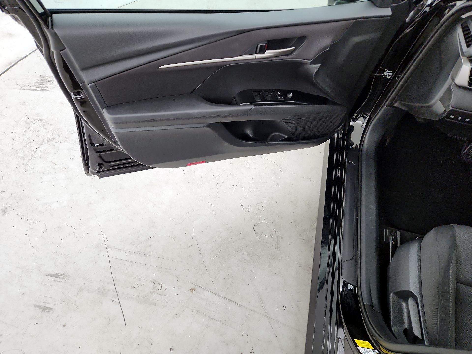 Thumbnail: 2025 Toyota Camry - 10