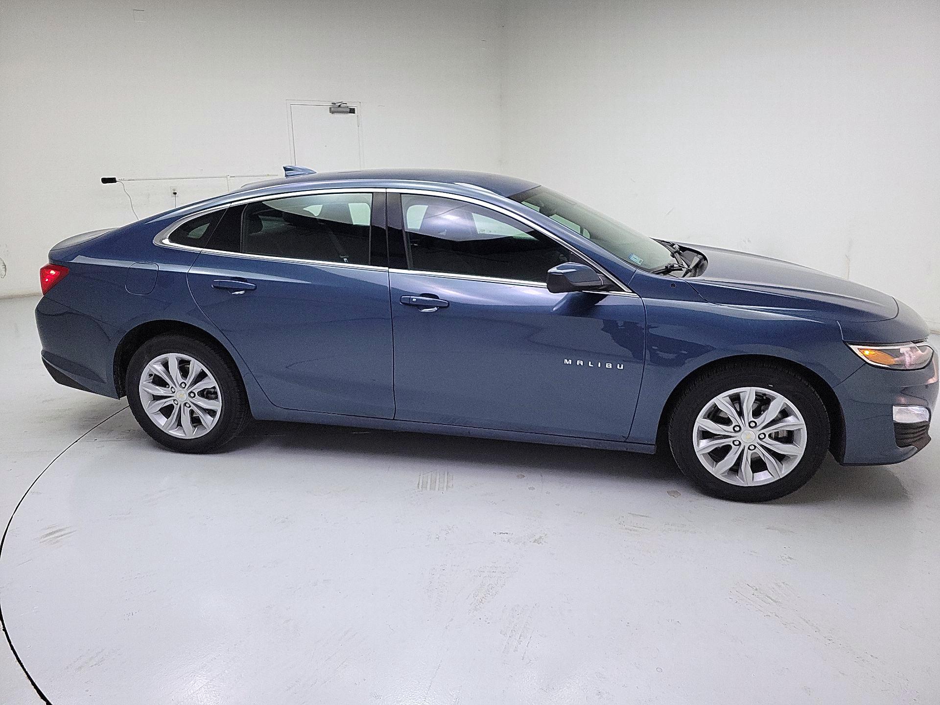 Thumbnail: 2024 Chevrolet Malibu - 4