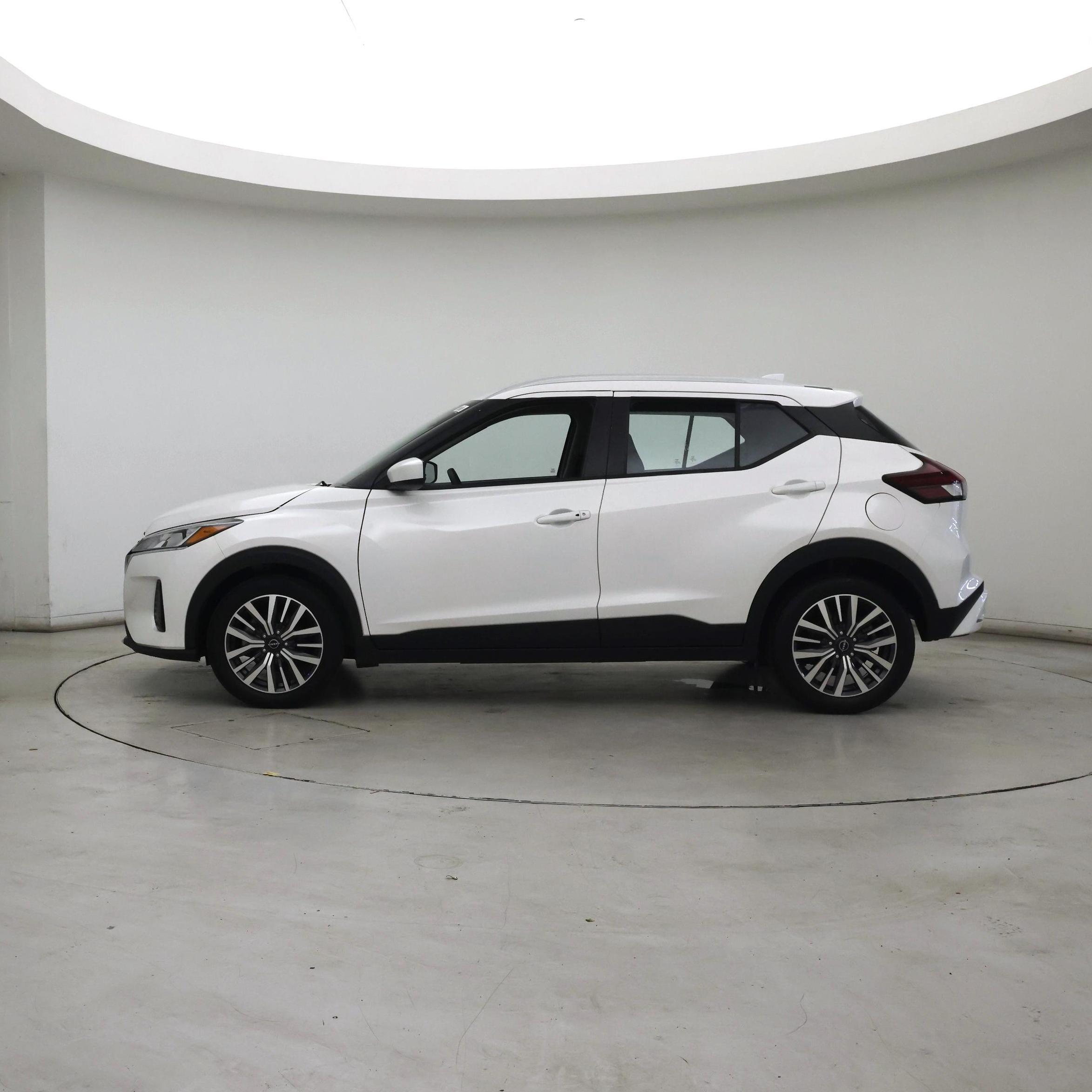 Thumbnail: 2024 Nissan Kicks - 3