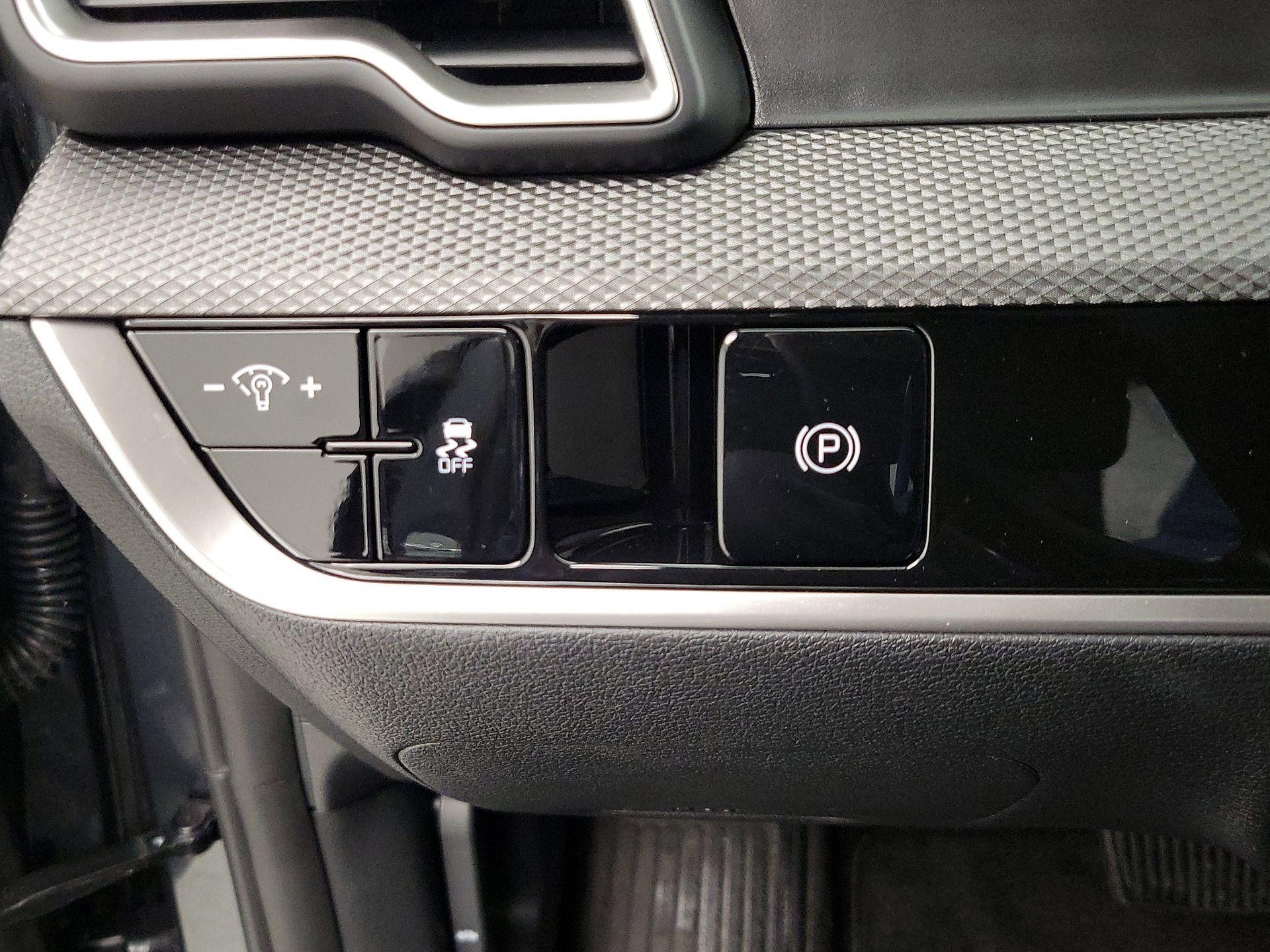 Thumbnail: 2025 Kia Sportage - 13