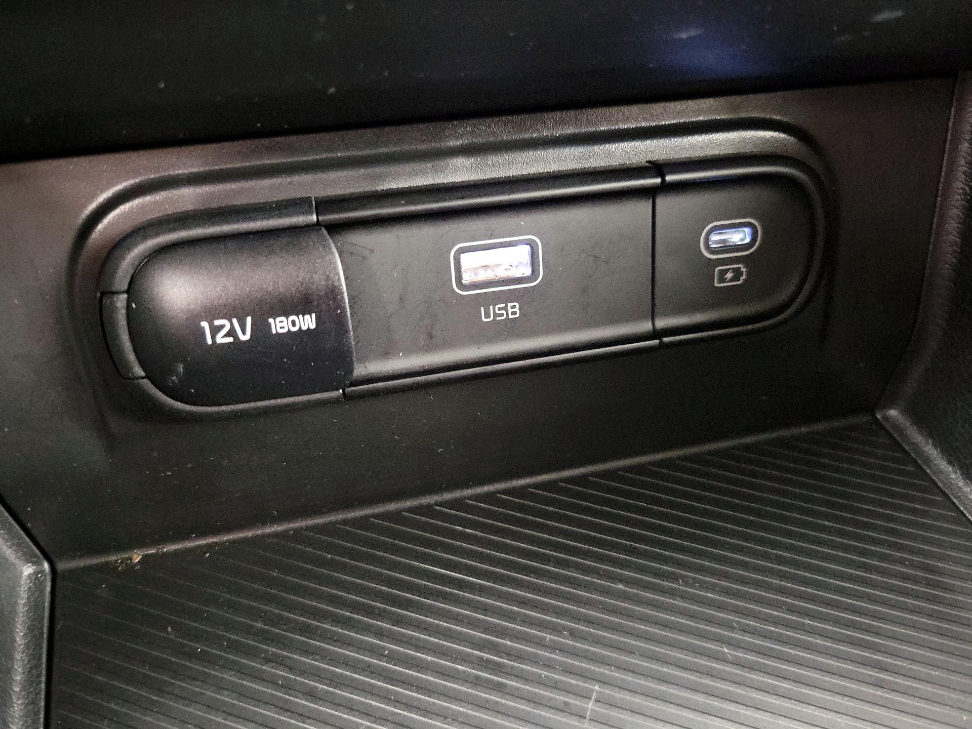 Thumbnail: 2025 Kia Sportage - 18