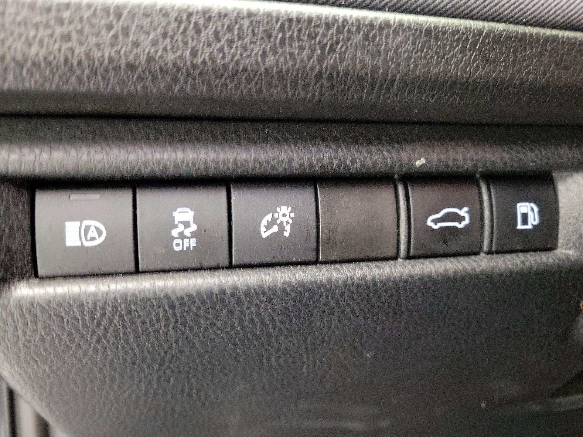 Thumbnail: 2025 Toyota Camry - 13