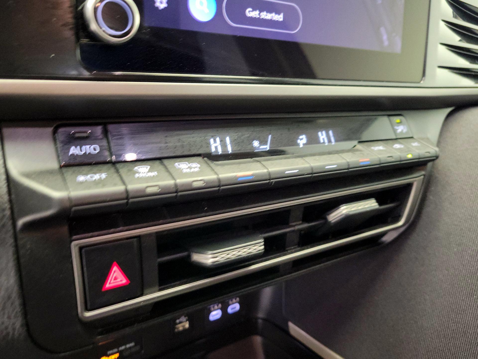 Thumbnail: 2025 Toyota Camry - 16