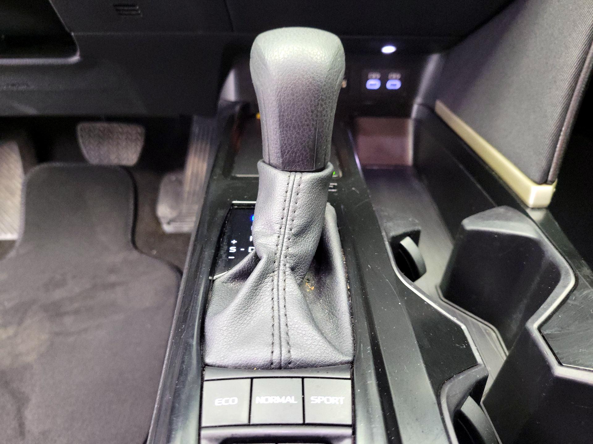 Thumbnail: 2025 Toyota Camry - 17