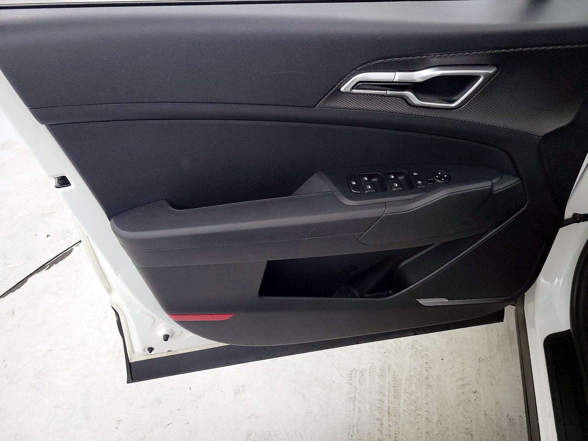 Thumbnail: 2025 Kia Sportage - 12