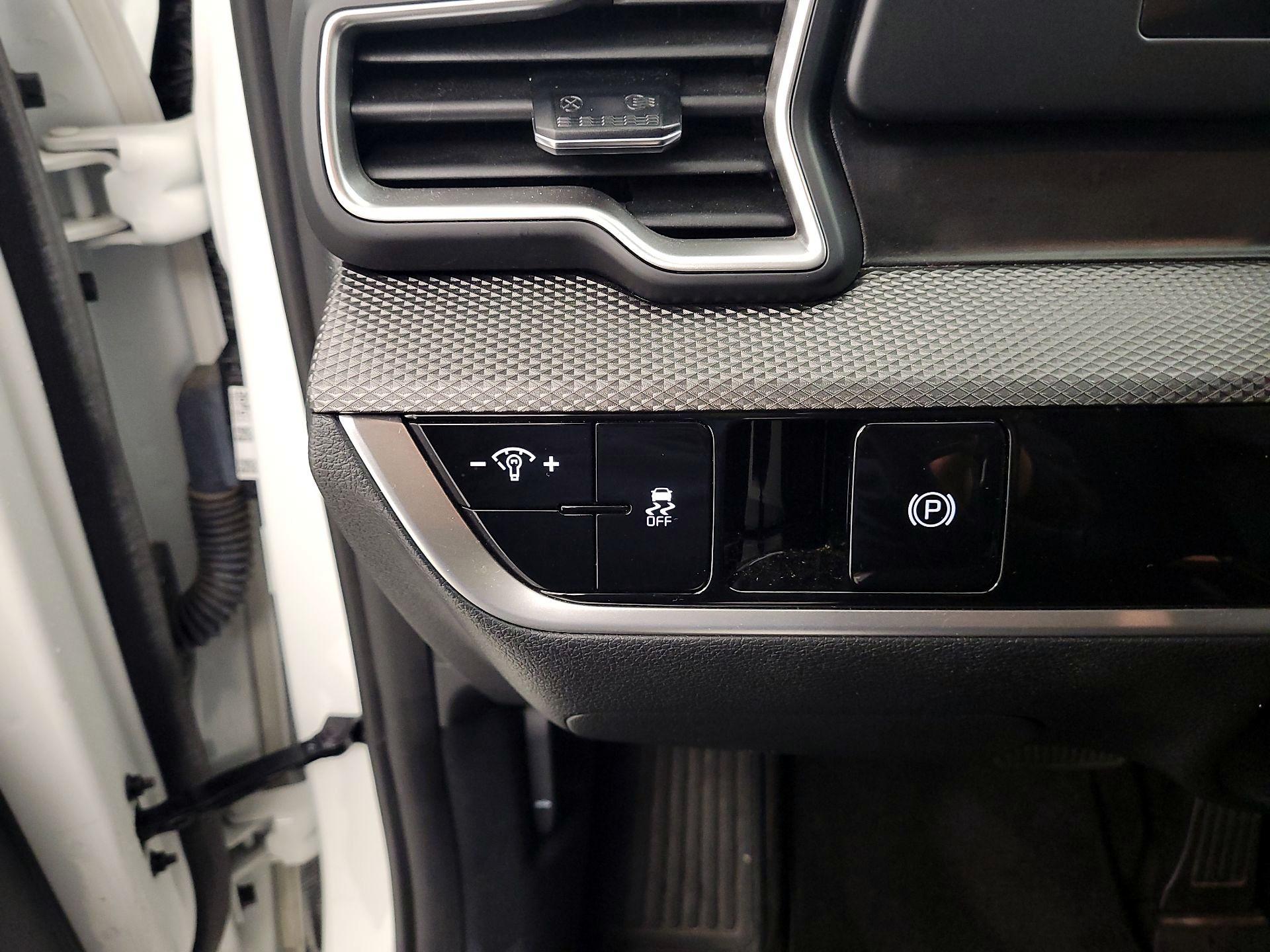 Thumbnail: 2025 Kia Sportage - 13