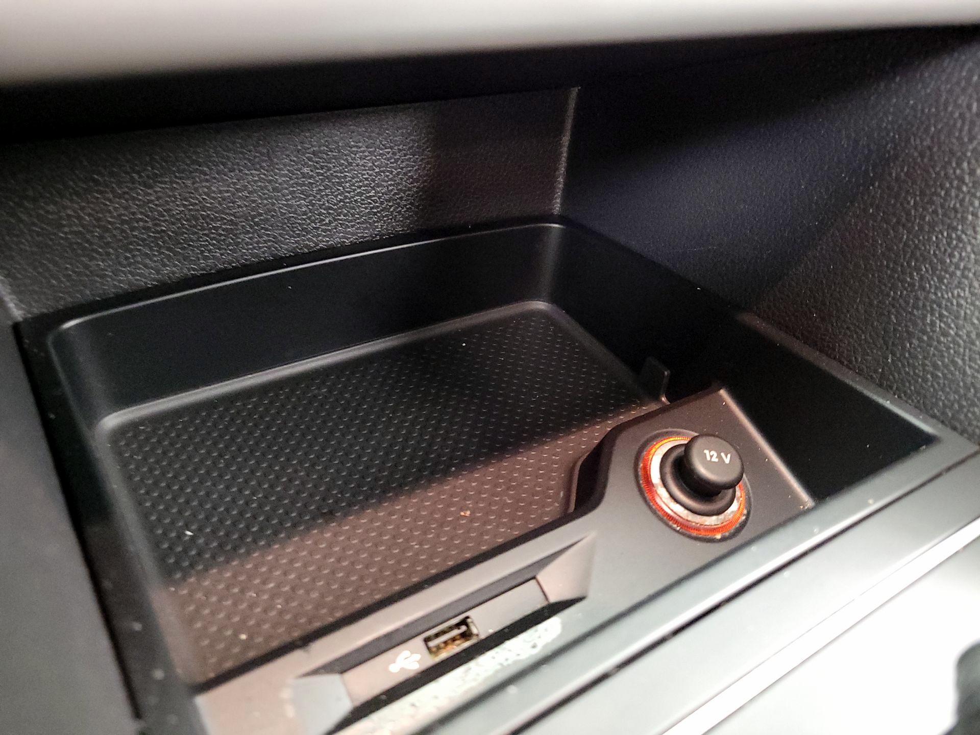 Thumbnail: 2018 Volkswagen Passat - 18