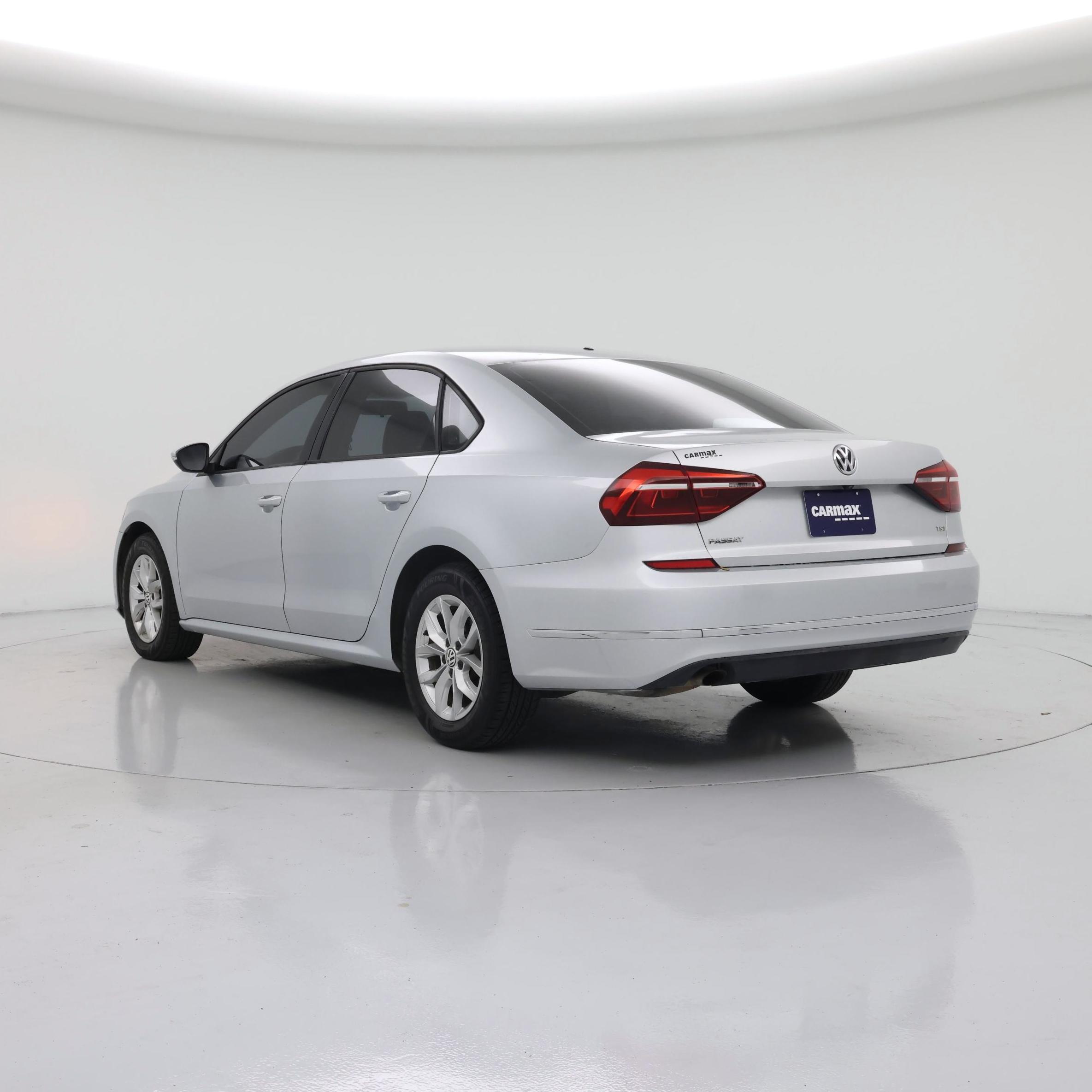 Thumbnail: 2018 Volkswagen Passat - 2