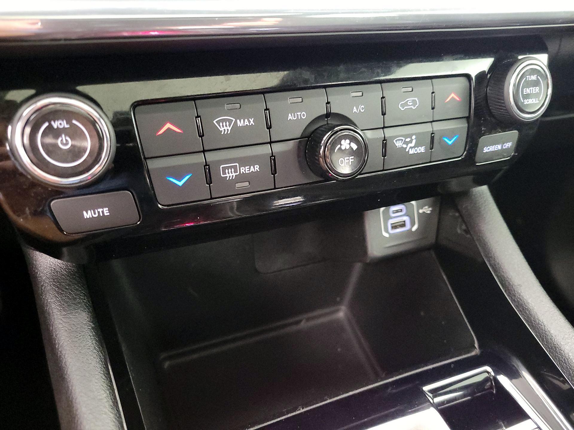 Thumbnail: 2022 Jeep Compass - 17